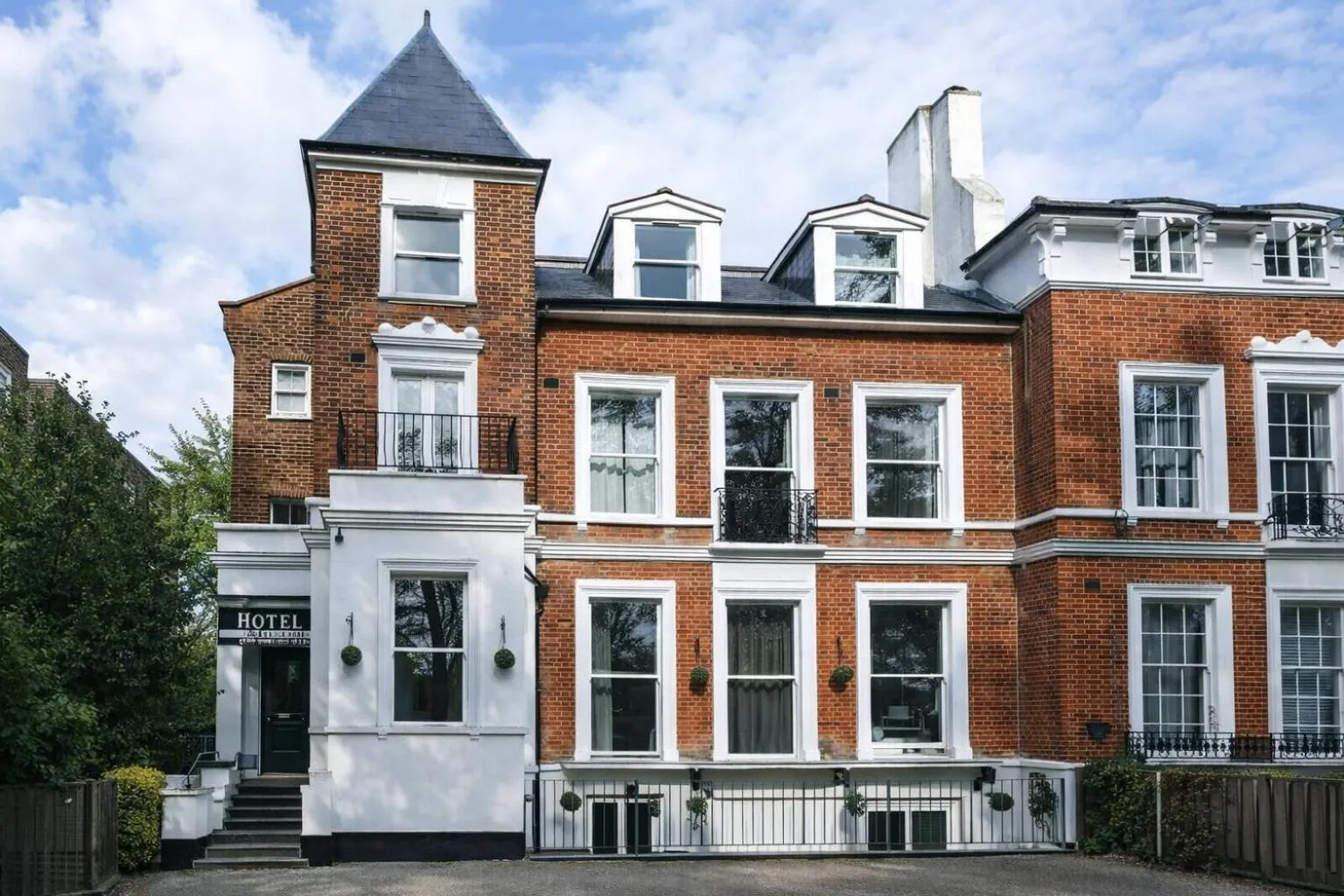 Property building in Beckenham Park Hotel