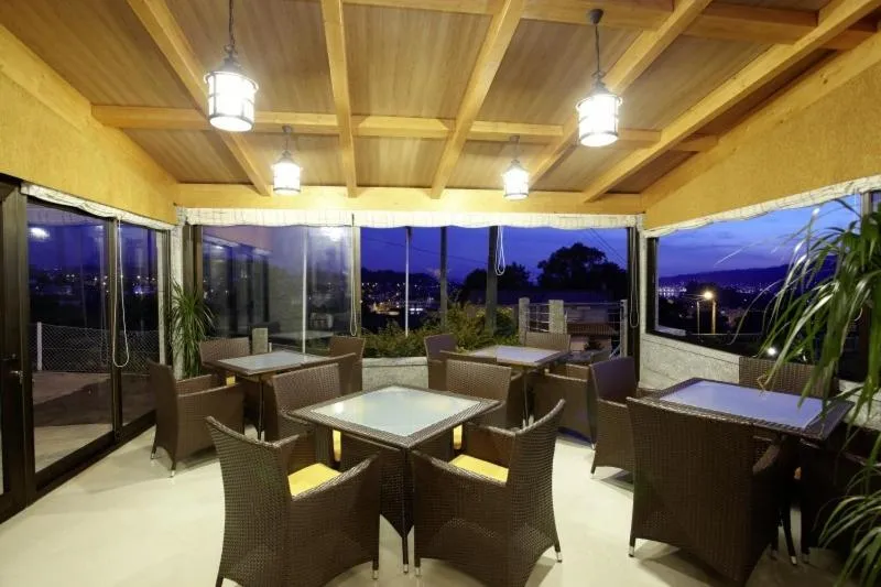 Restaurant/places to eat in Hotel Liñares