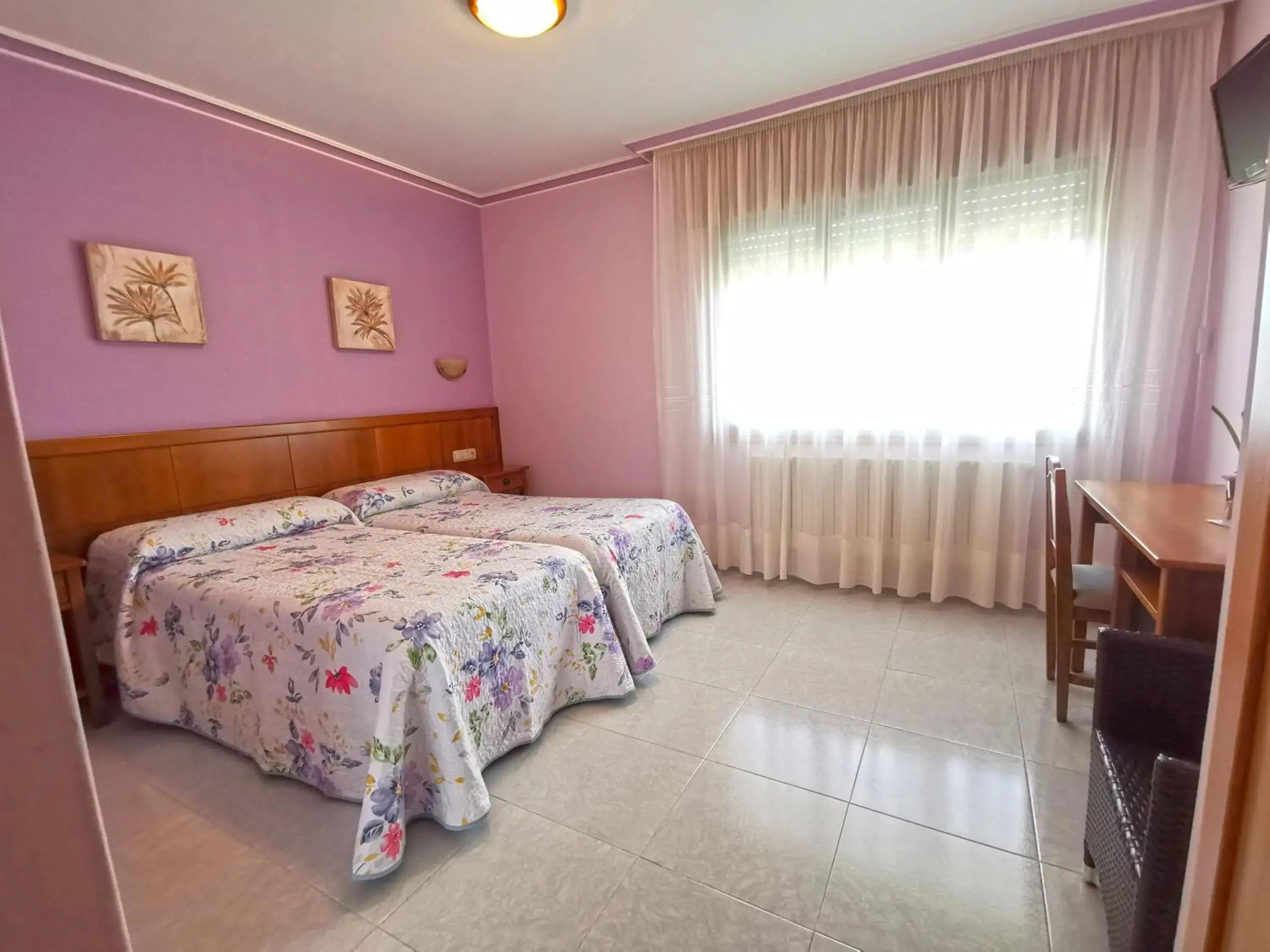 Twin Room with View in Hotel Liñares Twin Room with View in Hotel Liñares