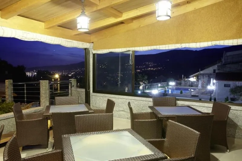 Restaurant/places to eat in Hotel Liñares