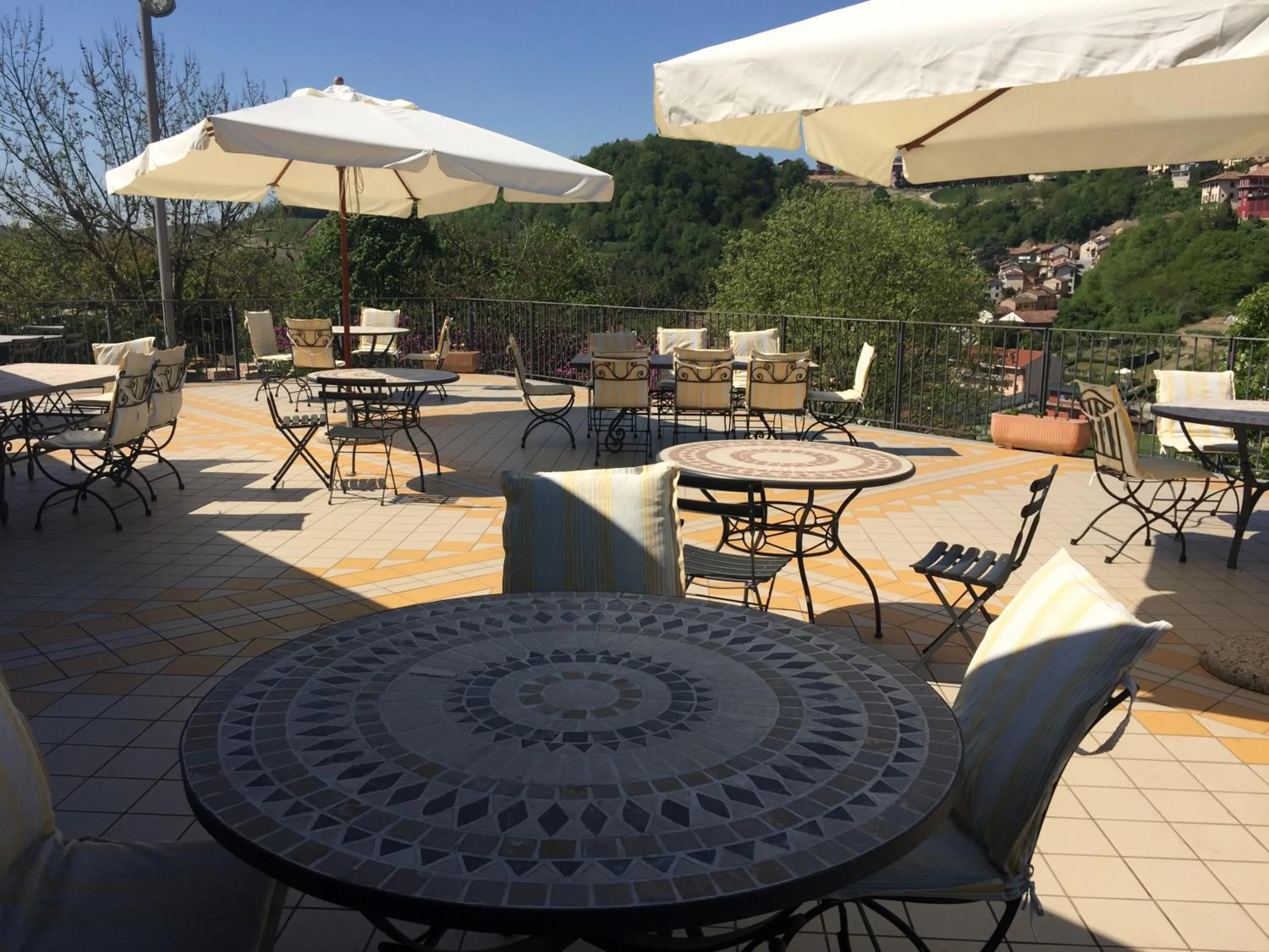 Balcony/Terrace in Mongalletto