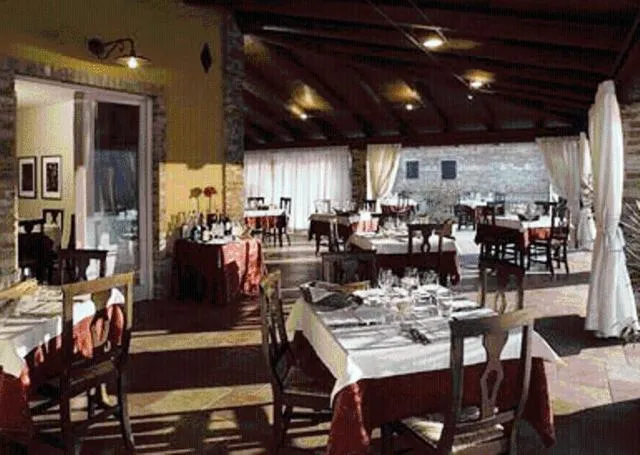 Restaurant/places to eat in Mongalletto