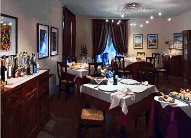 Restaurant/places to eat in Mongalletto