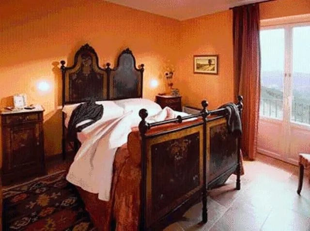 Photo of the whole room, Bed in Mongalletto