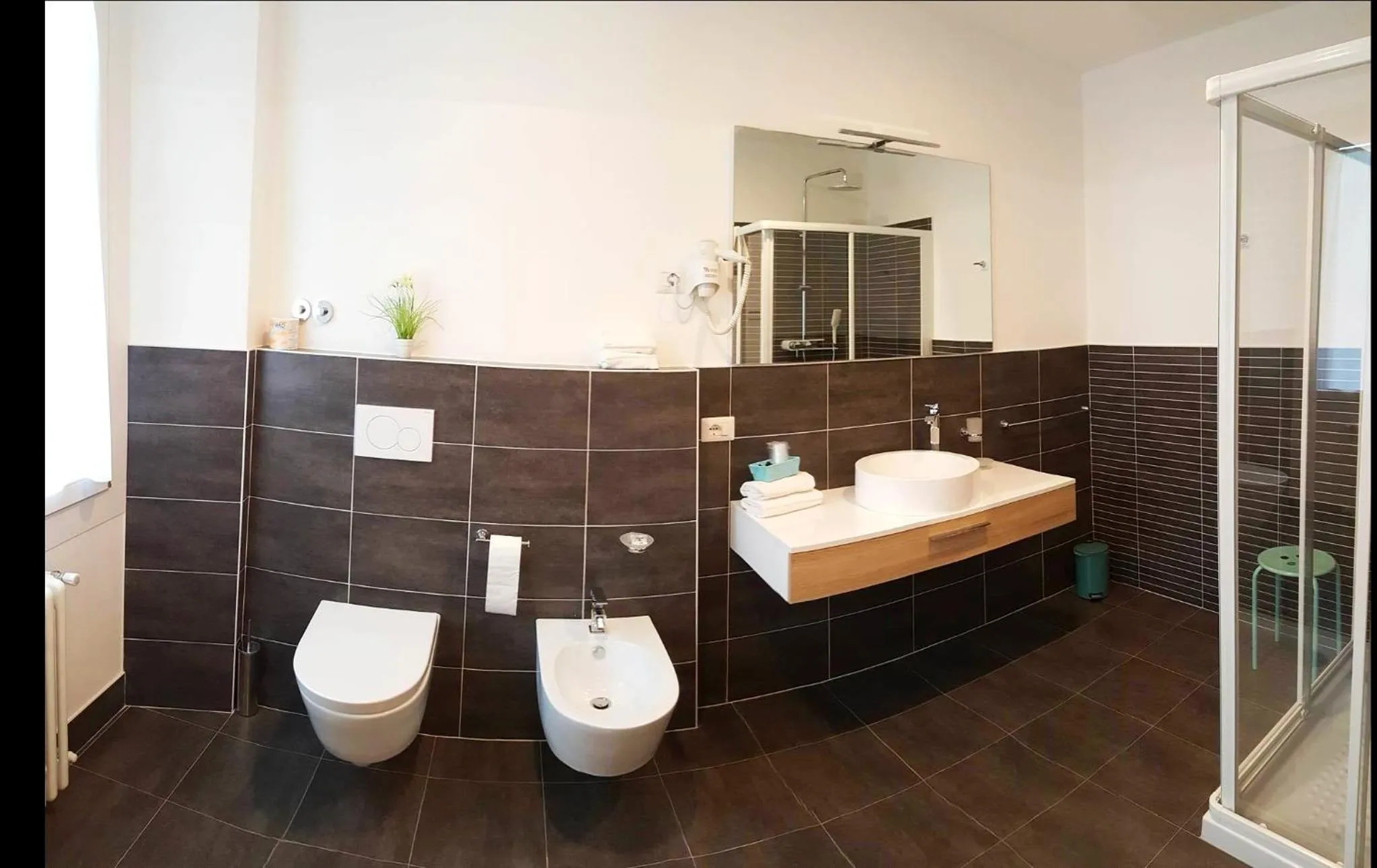 Shower in Hotel Trieste