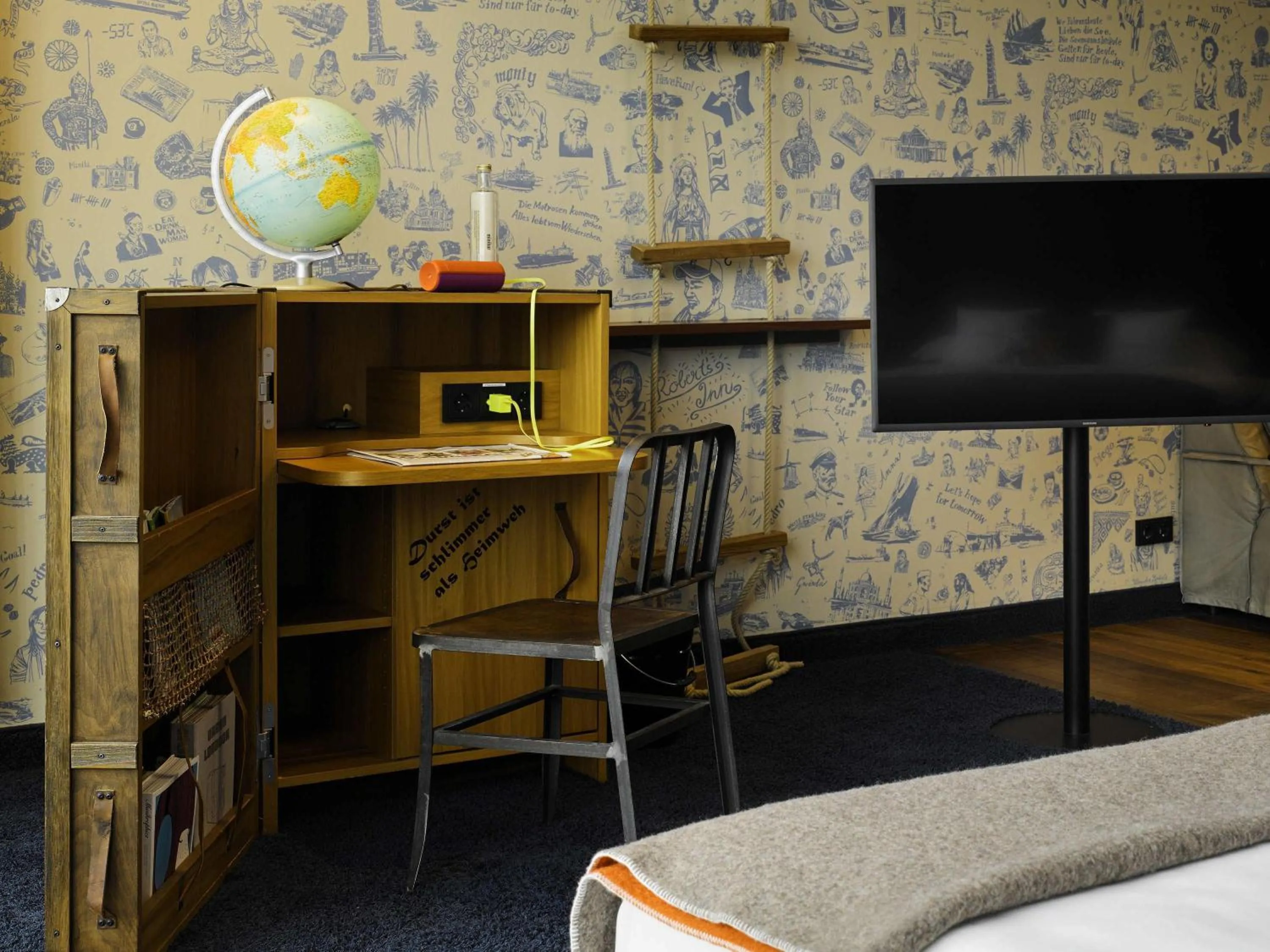 Bedroom, Bed in 25hours Hotel Hamburg HafenCity