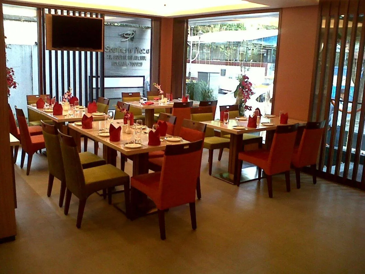 Restaurant/places to eat in Southern Plaza