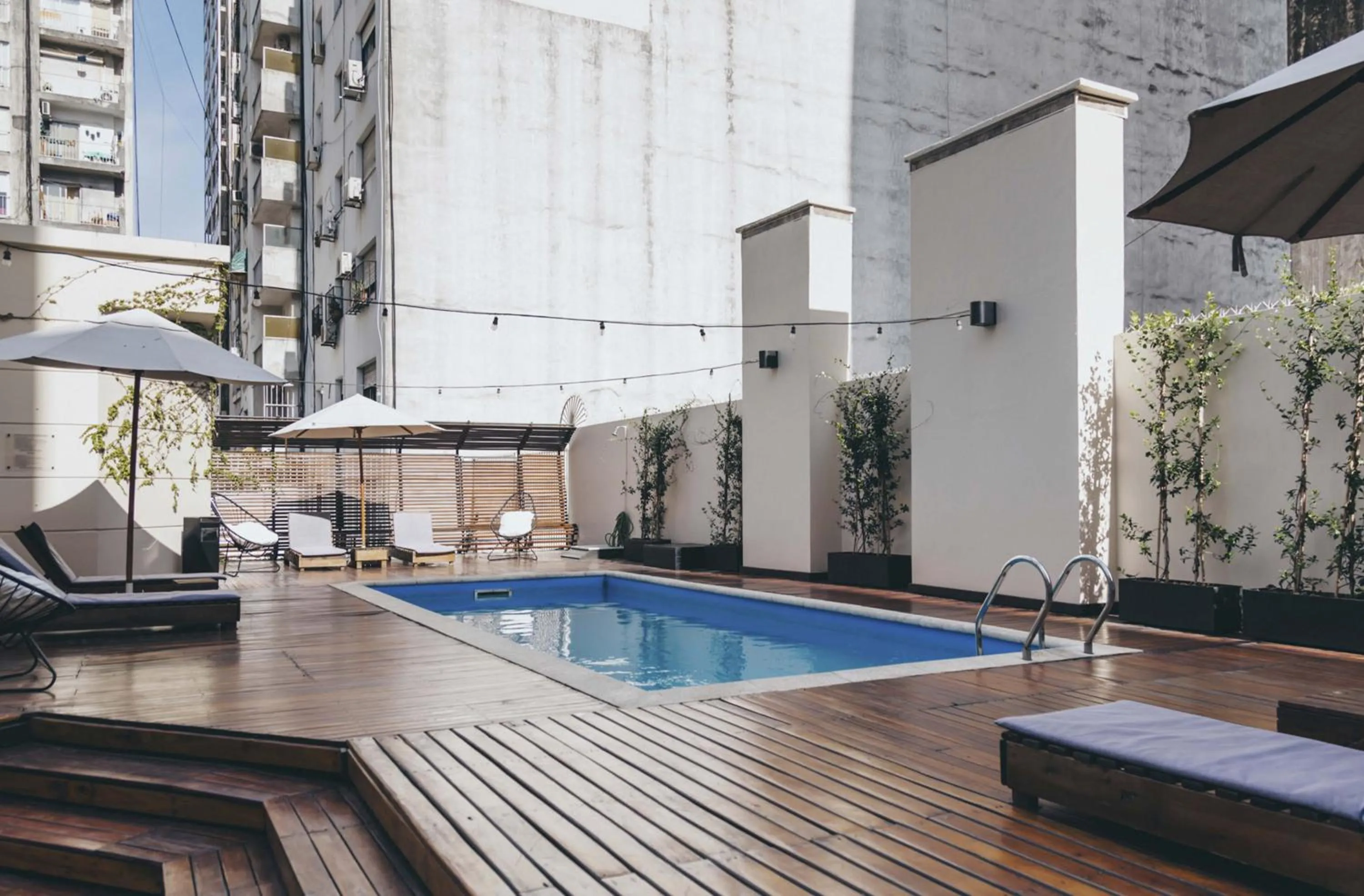 Pool view in Cyan Américas Towers Hotel