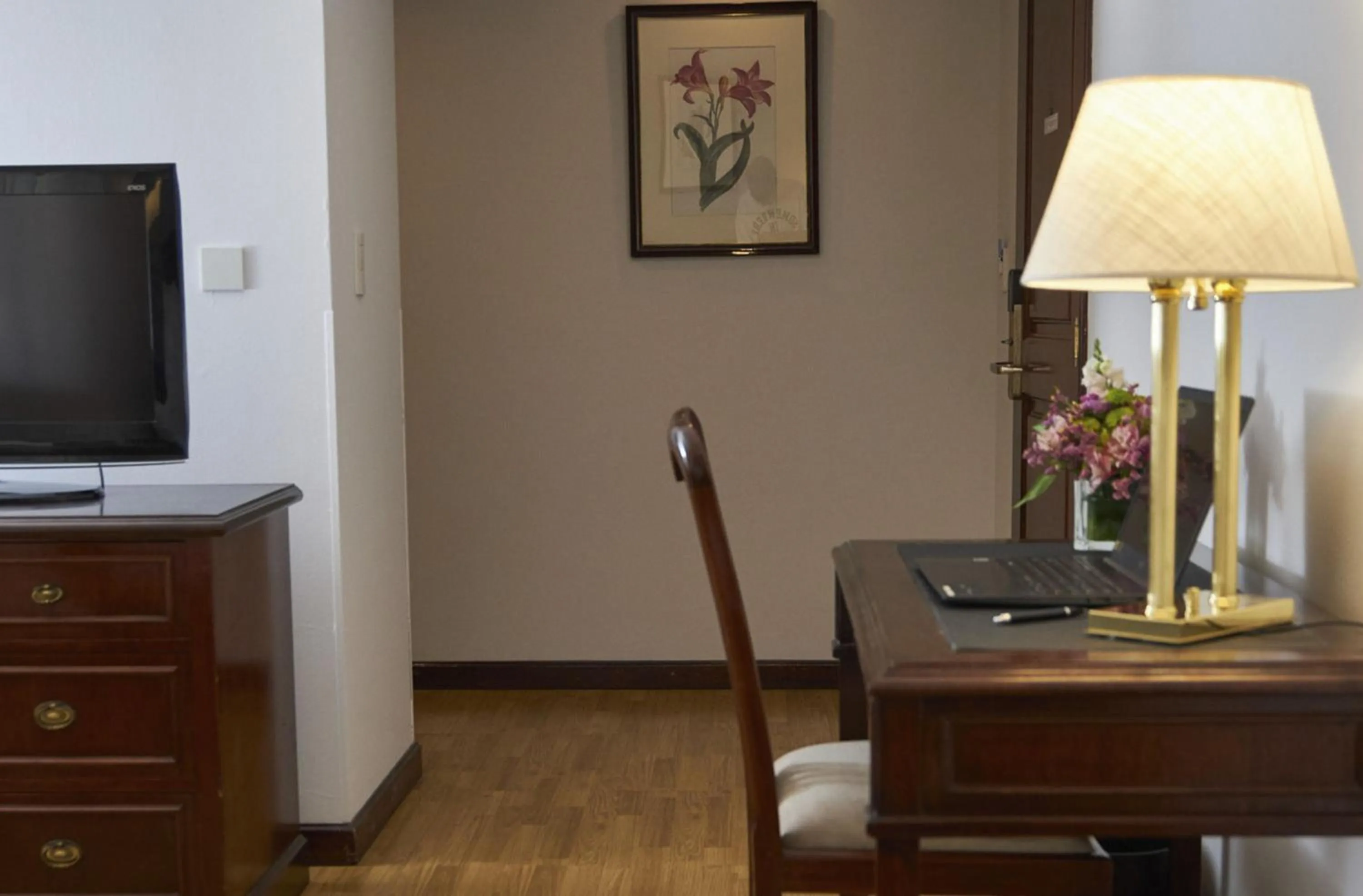 TV and multimedia in Cyan Américas Towers Hotel