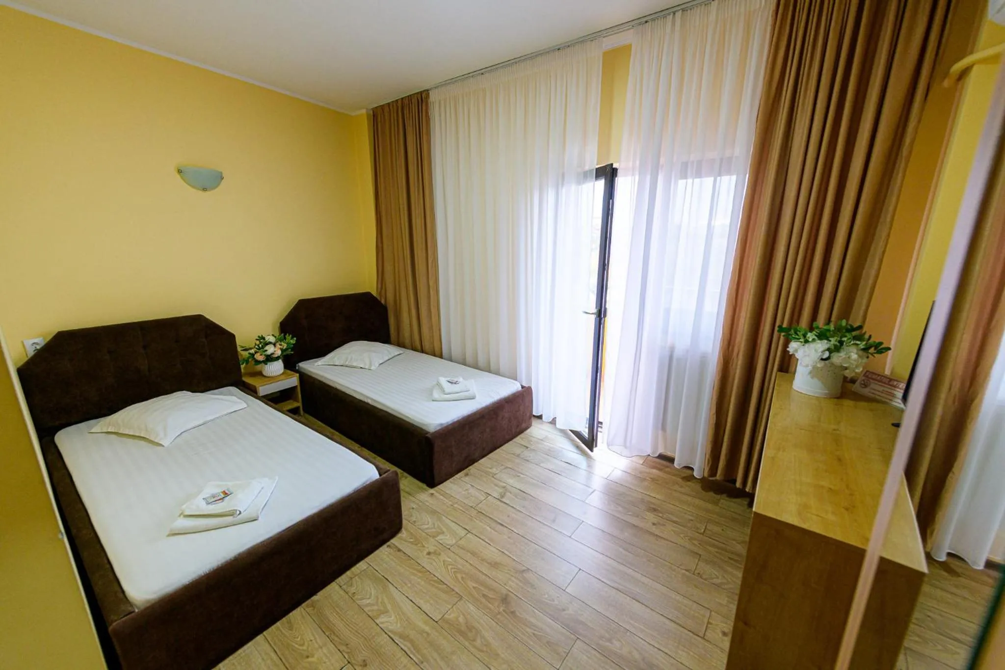 Two-Bedroom Apartment in Pensiunea Domneasca