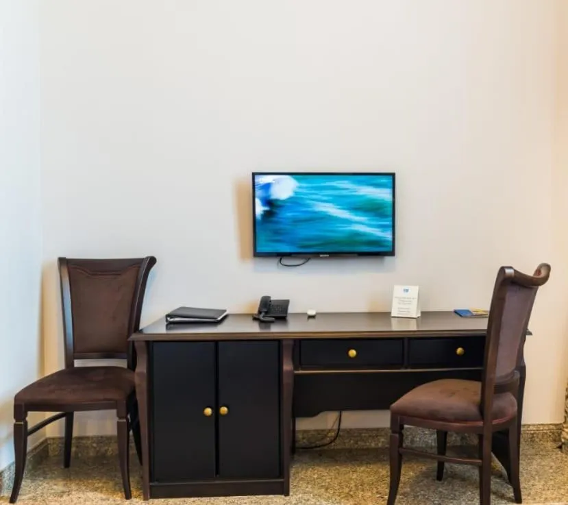 Photo of the whole room in Royal Petrol Hotel