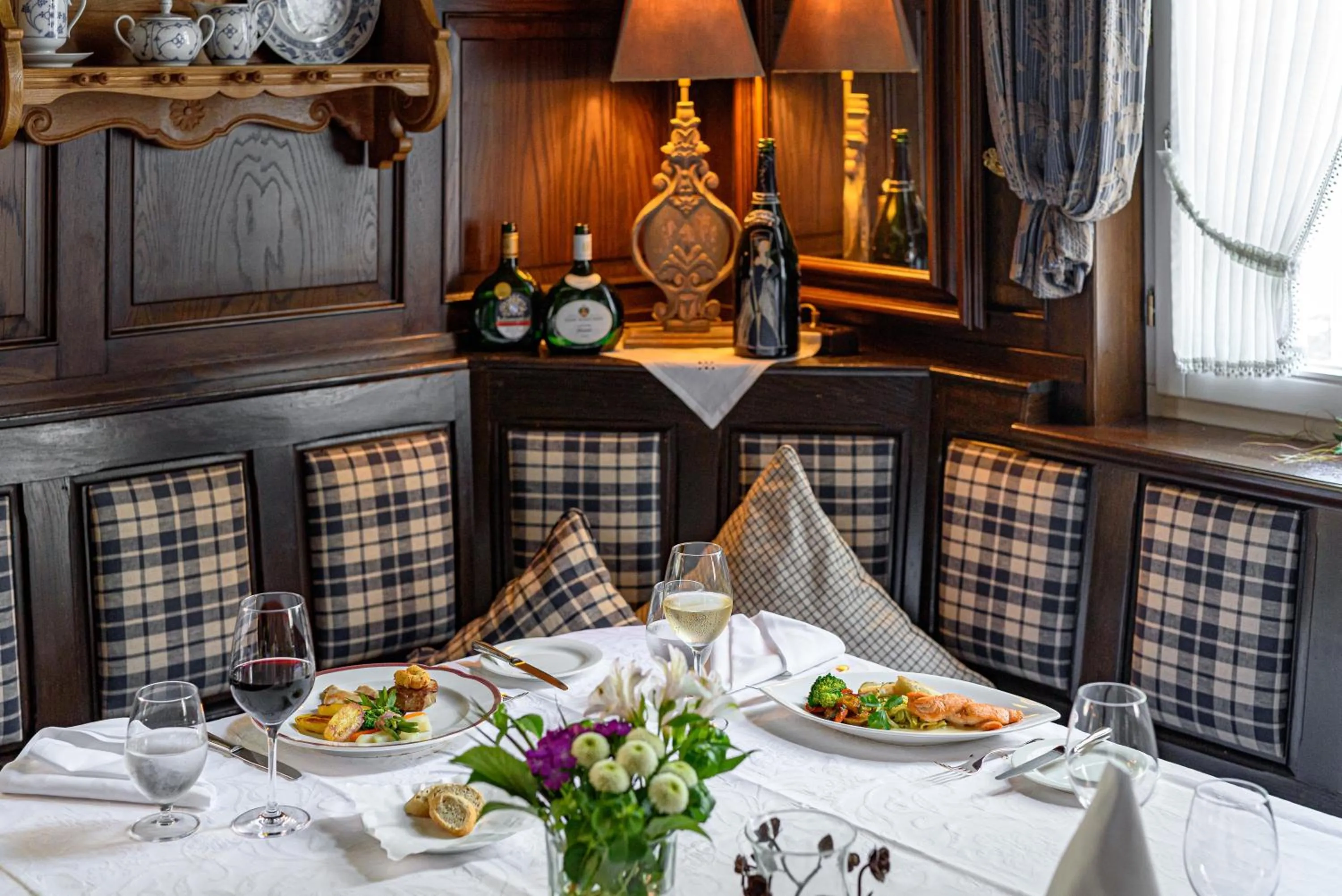 Restaurant/places to eat in Hotel Alt Vellern