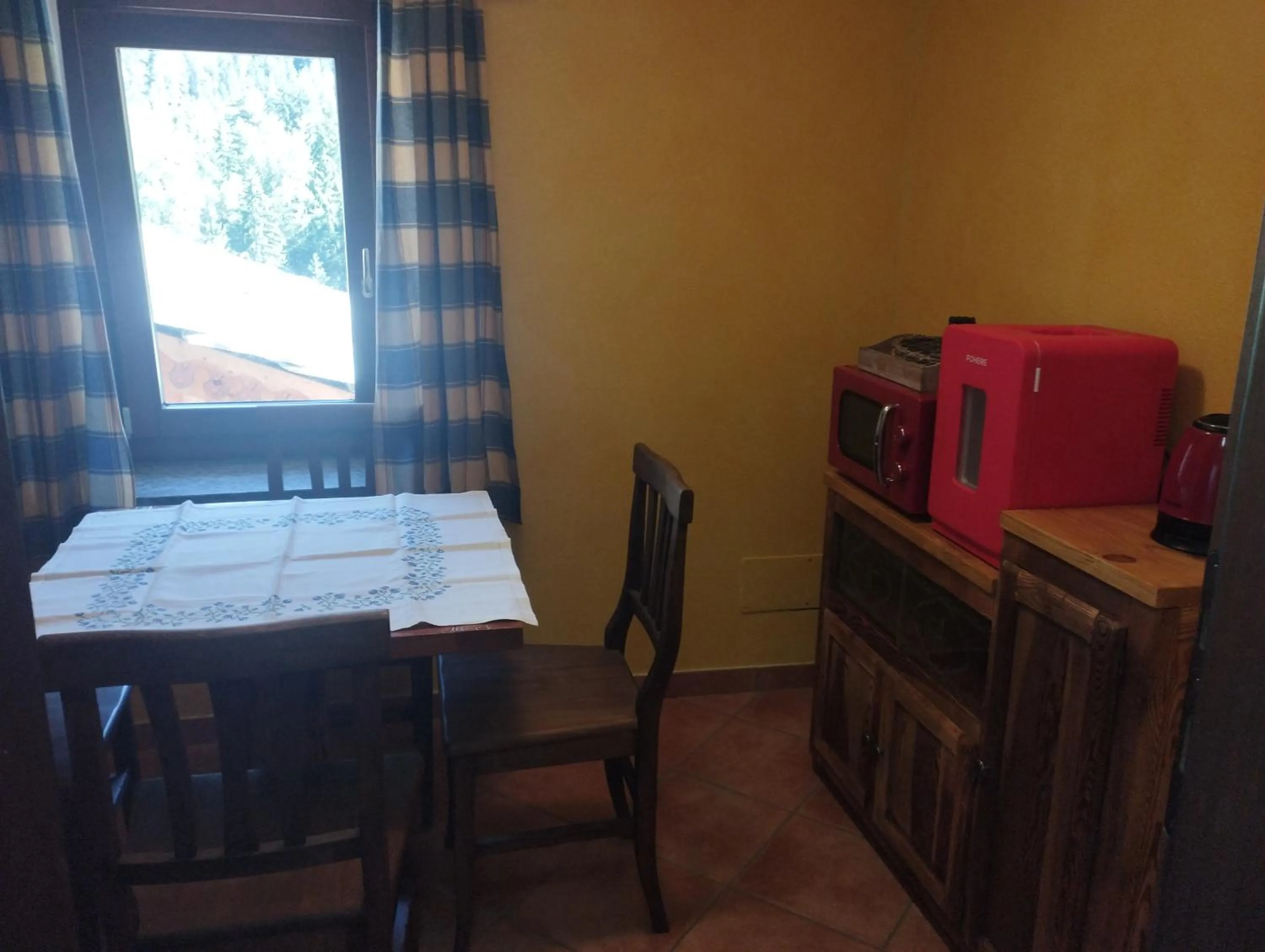 Dining area in Chambres D'Hotes Les Fleurs