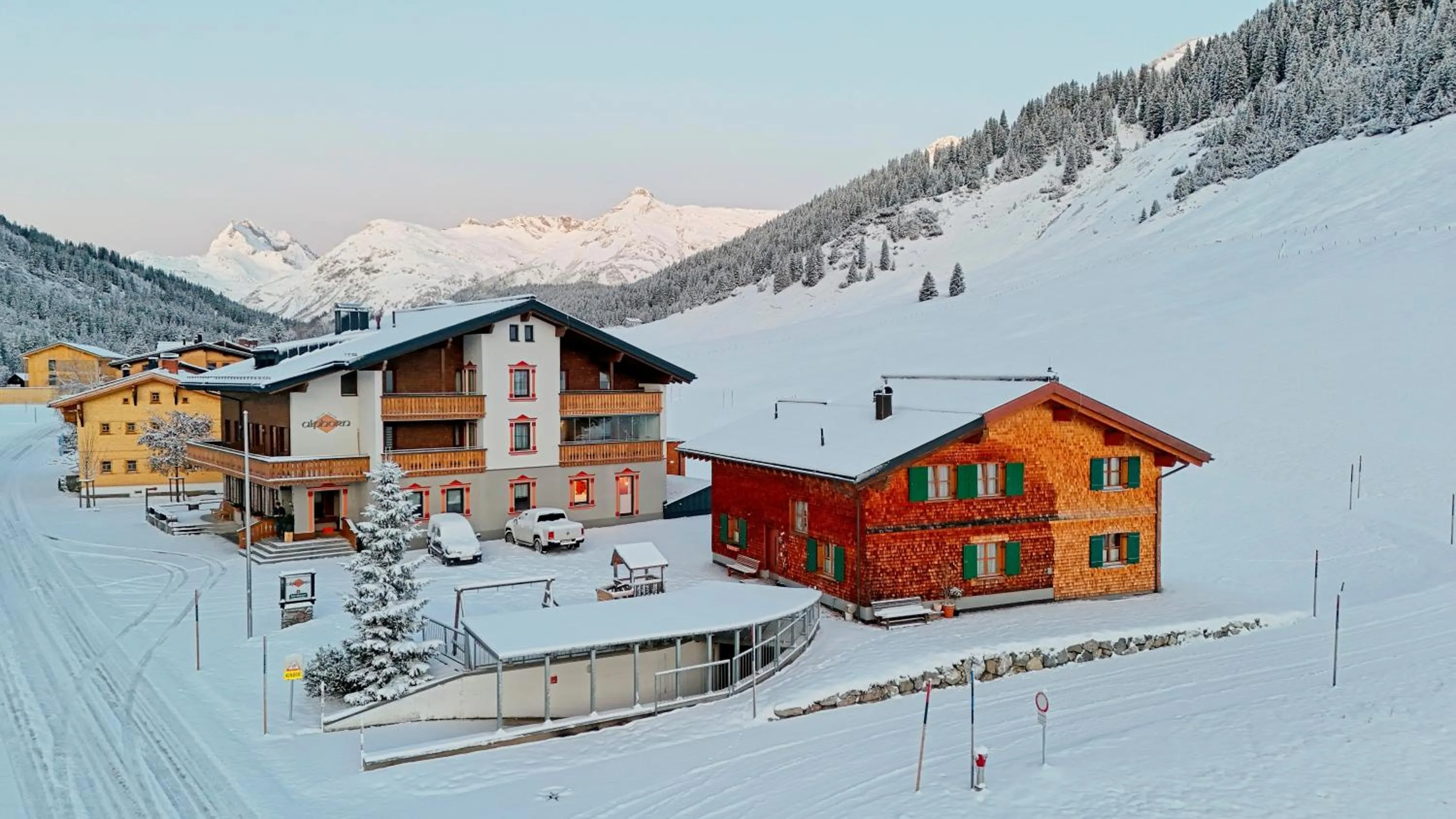 Property building in Gasthaus & Pension Alphorn