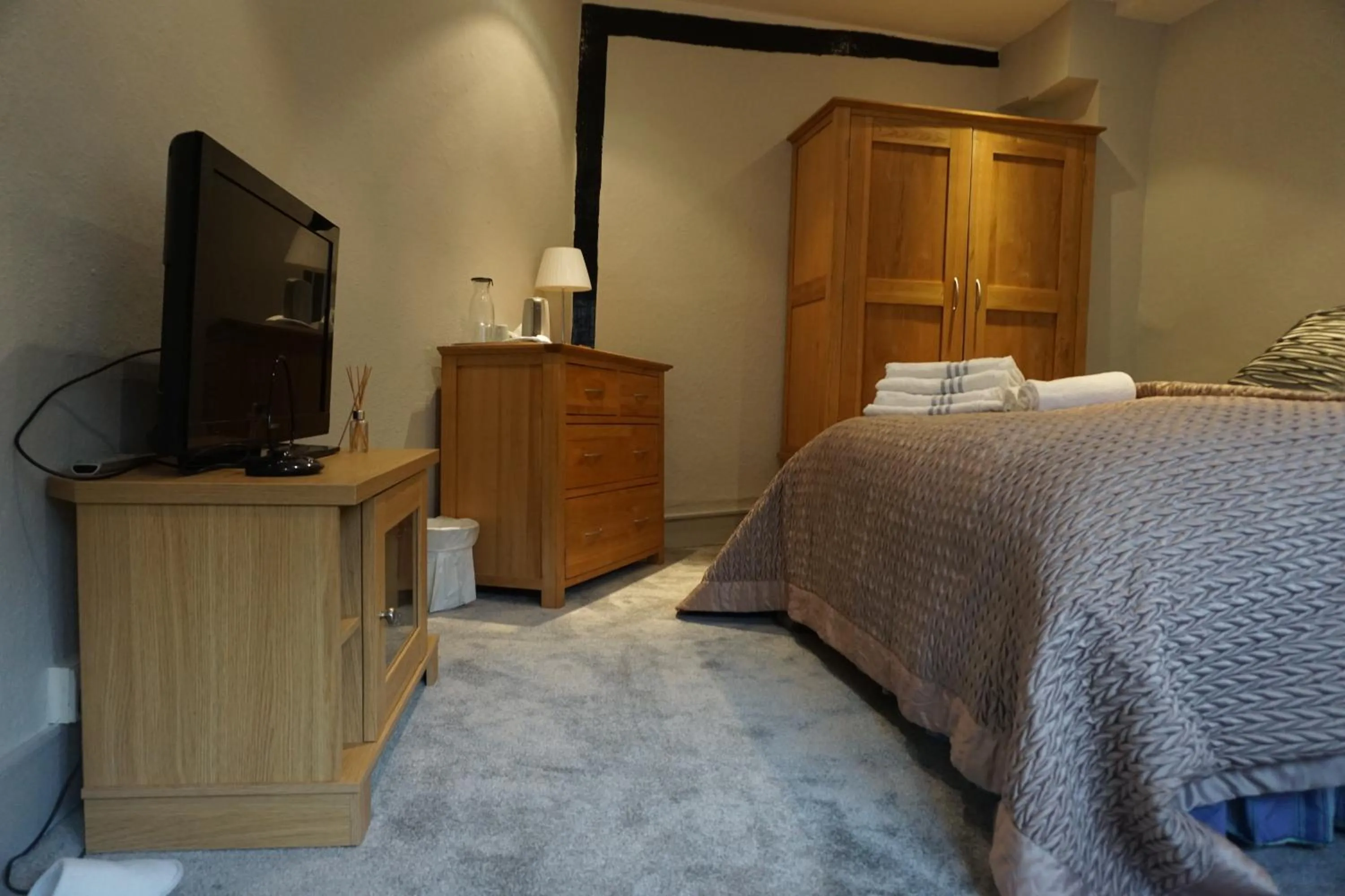 Bed in Golden Cross Guesthouse