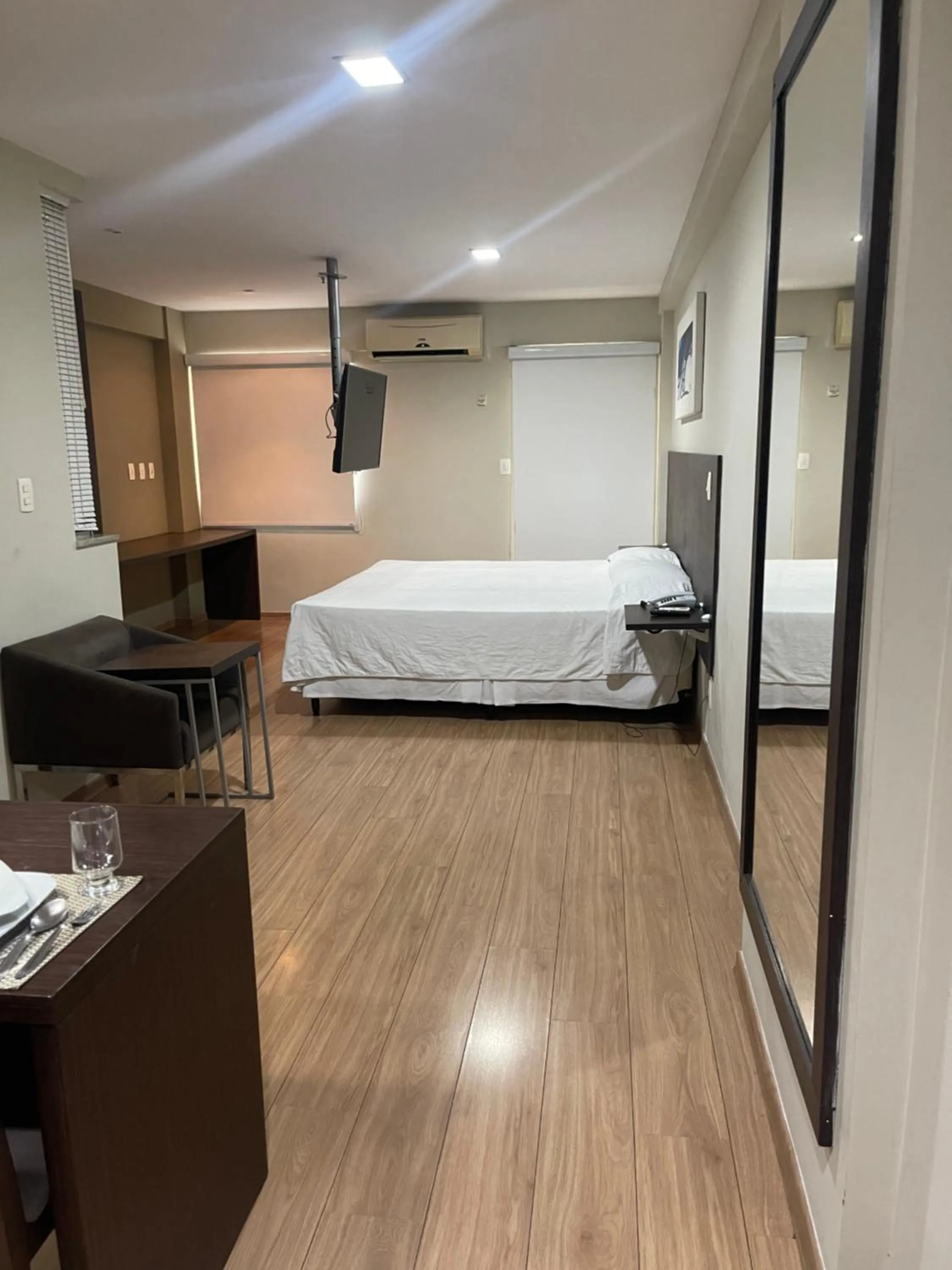 Bedroom, Bed in Mont Blanc Apart Hotel - Duque de Caxias