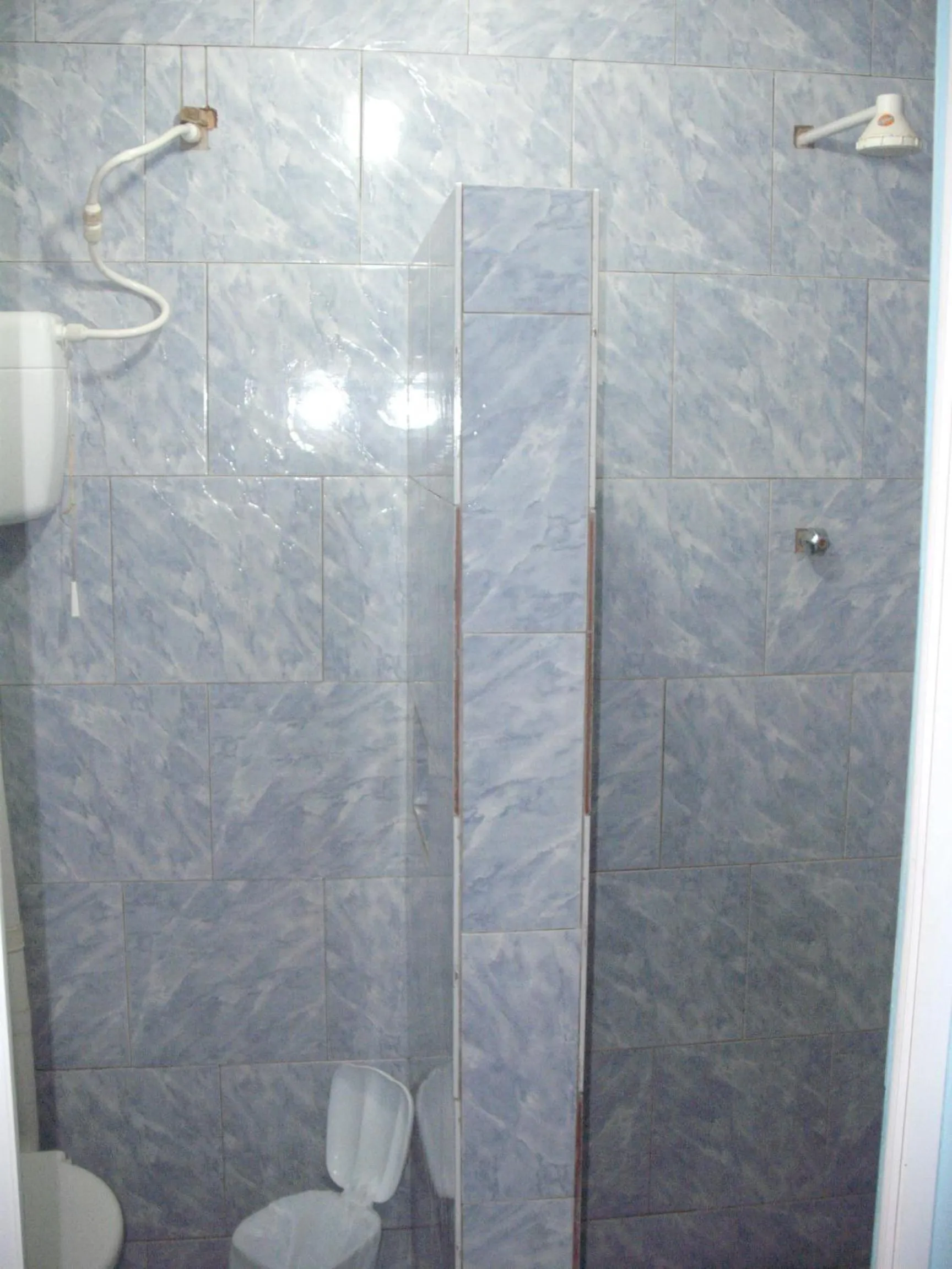 Shower in Pousada Chalé Suiço