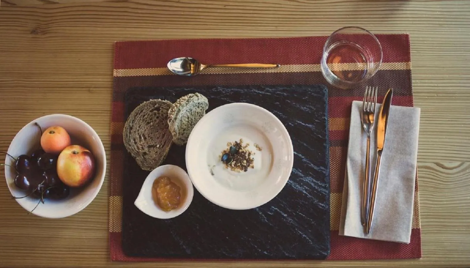 Food and drinks in Alpen Hotel Chalet