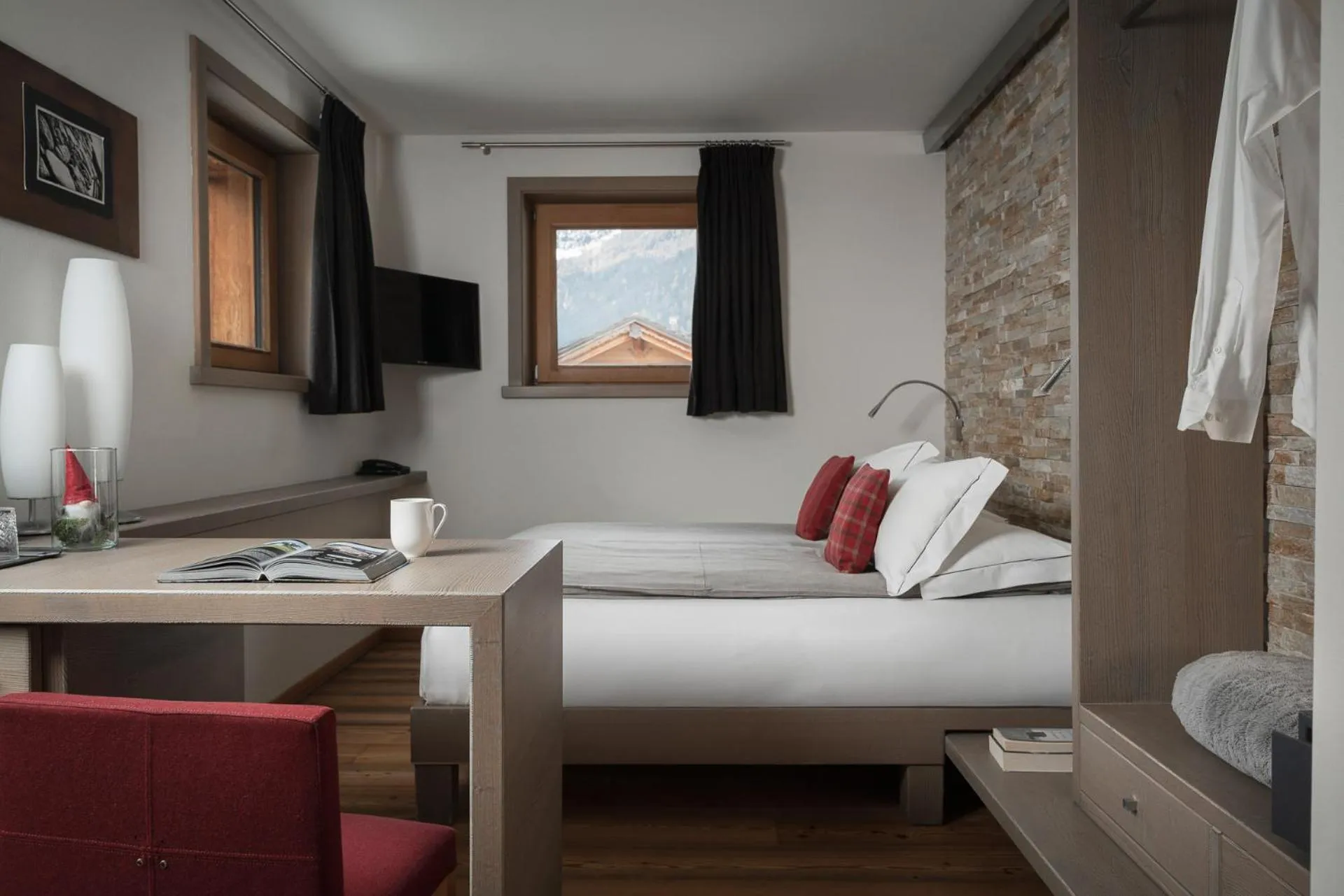 Photo of the whole room, Bed in Alpen Hotel Chalet