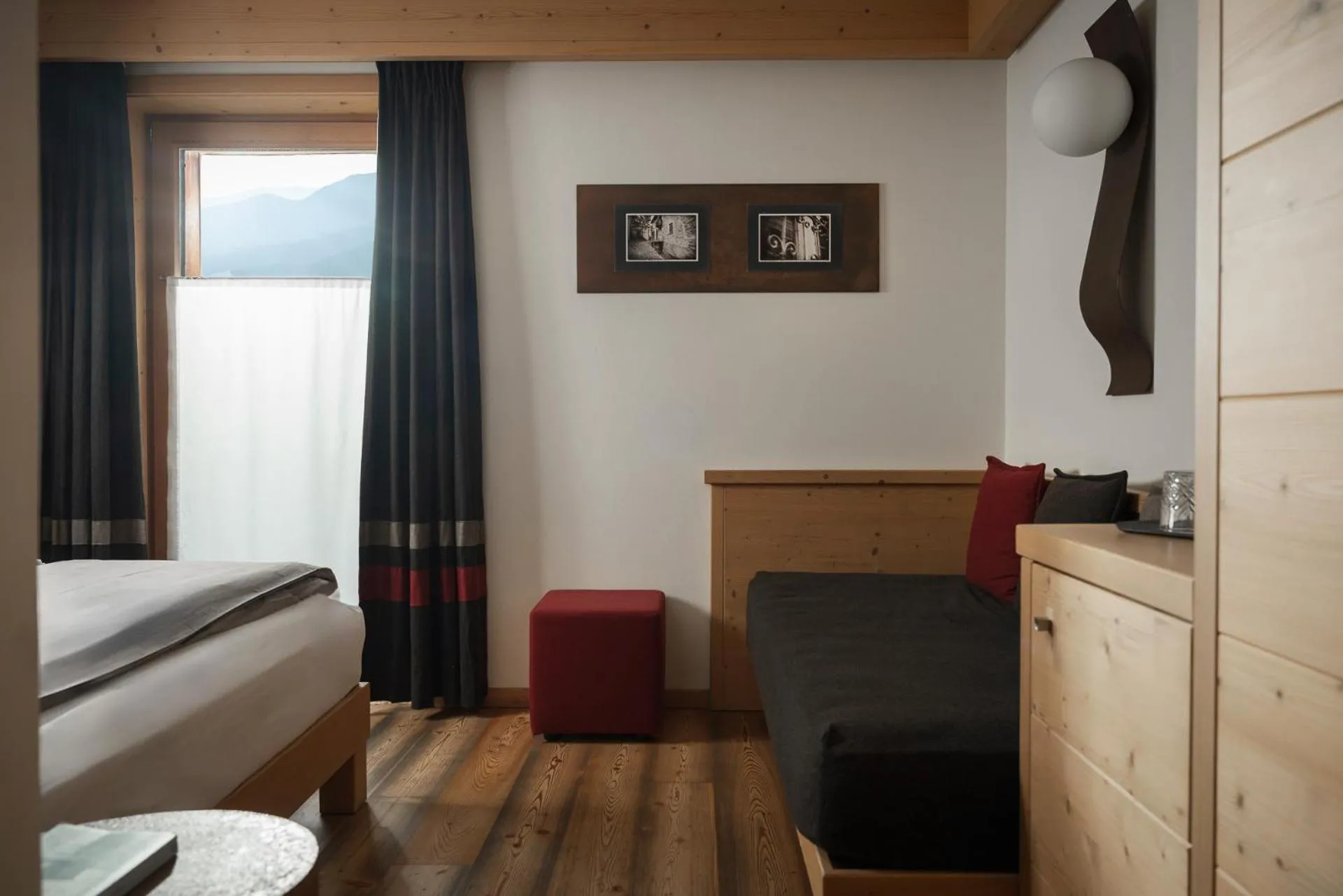 Photo of the whole room, Bed in Alpen Hotel Chalet