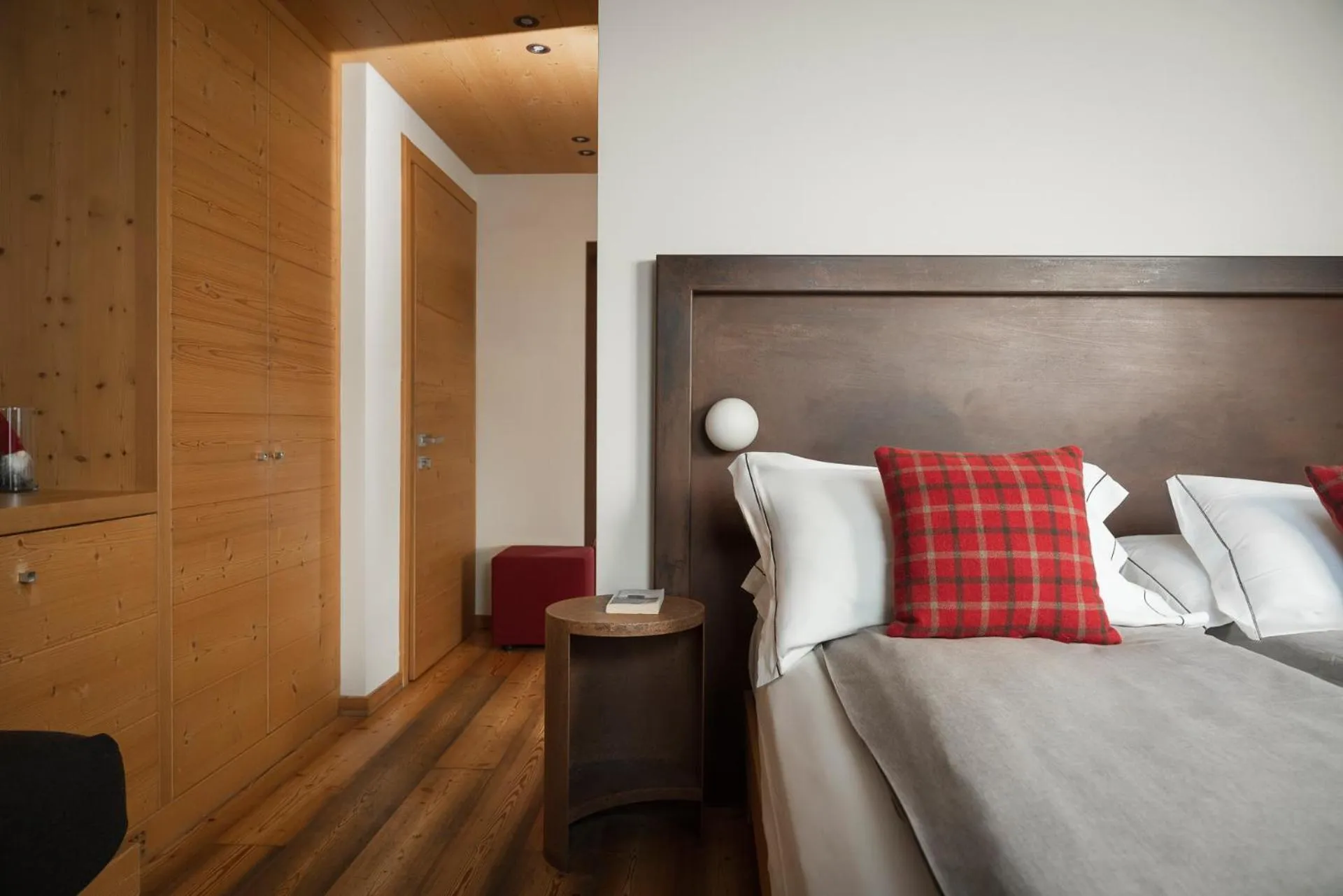 Photo of the whole room, Bed in Alpen Hotel Chalet