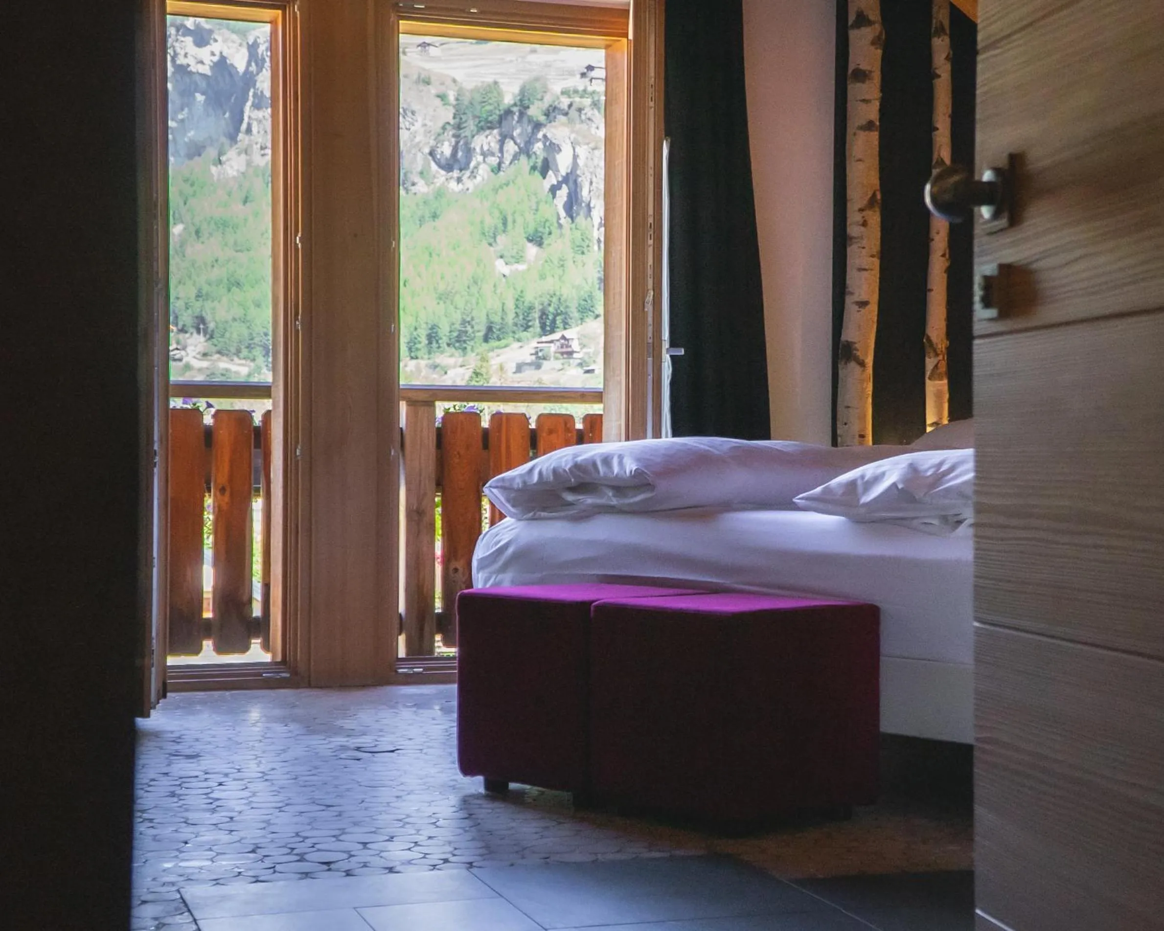 Bedroom, Bed in Alpen Hotel Chalet
