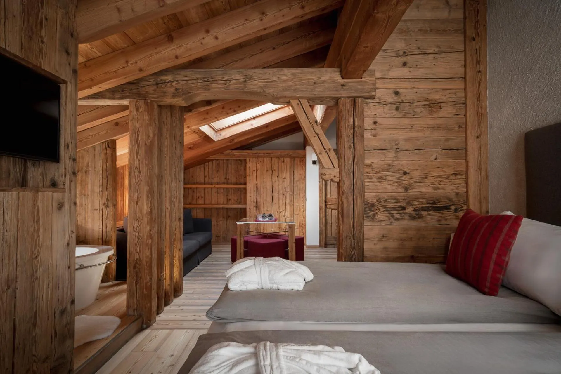 Photo of the whole room, Bed in Alpen Hotel Chalet