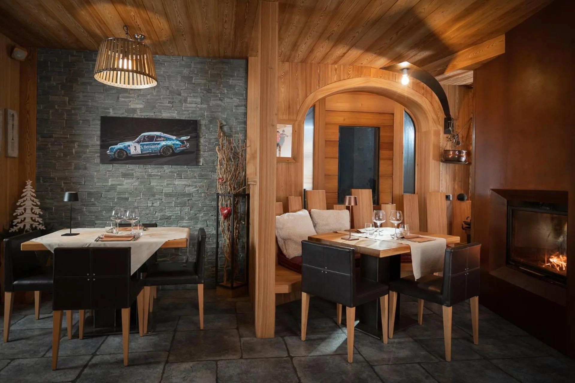 Dining area in Alpen Hotel Chalet