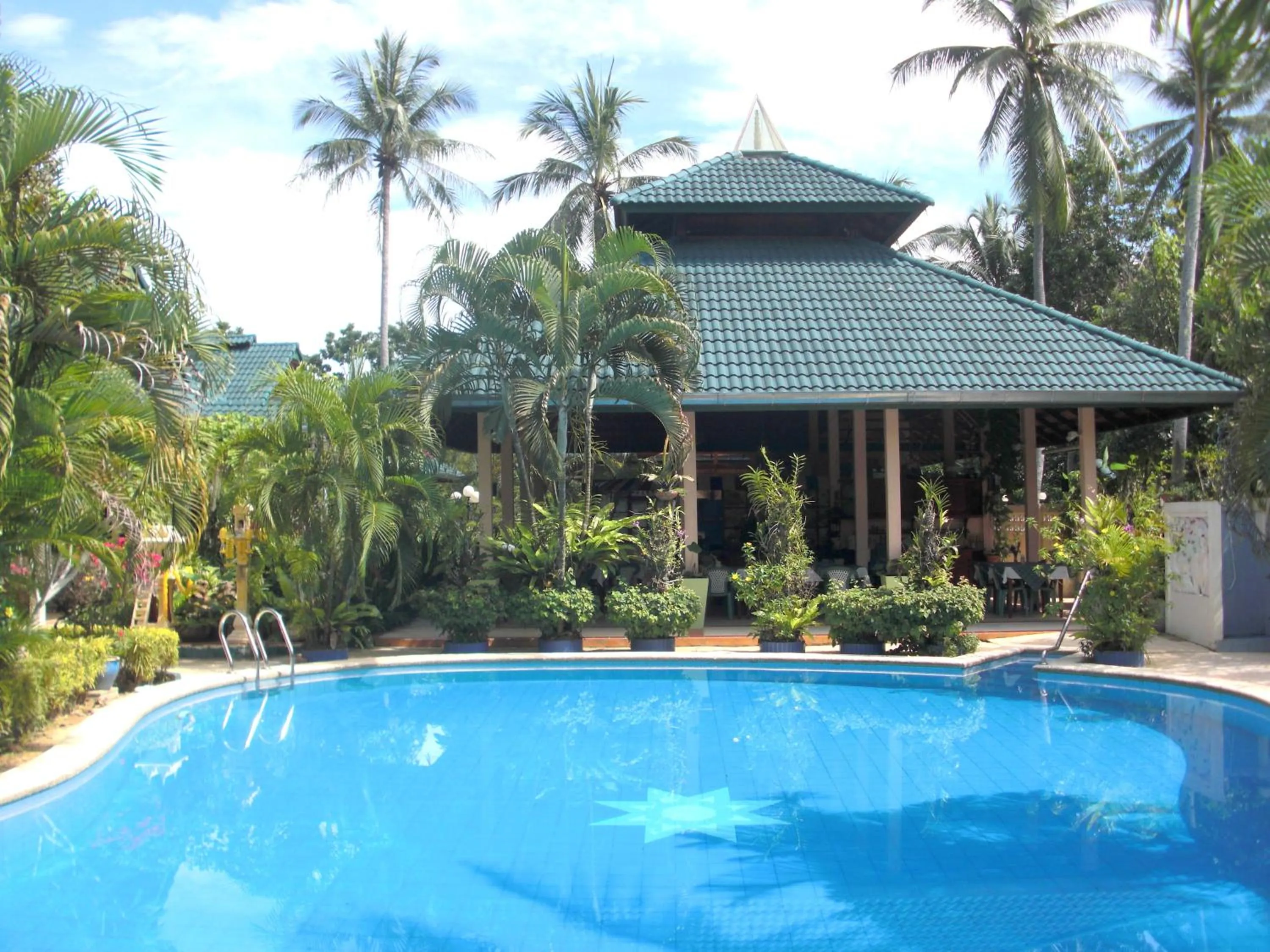 Swimming pool in Ekman Garden Resort