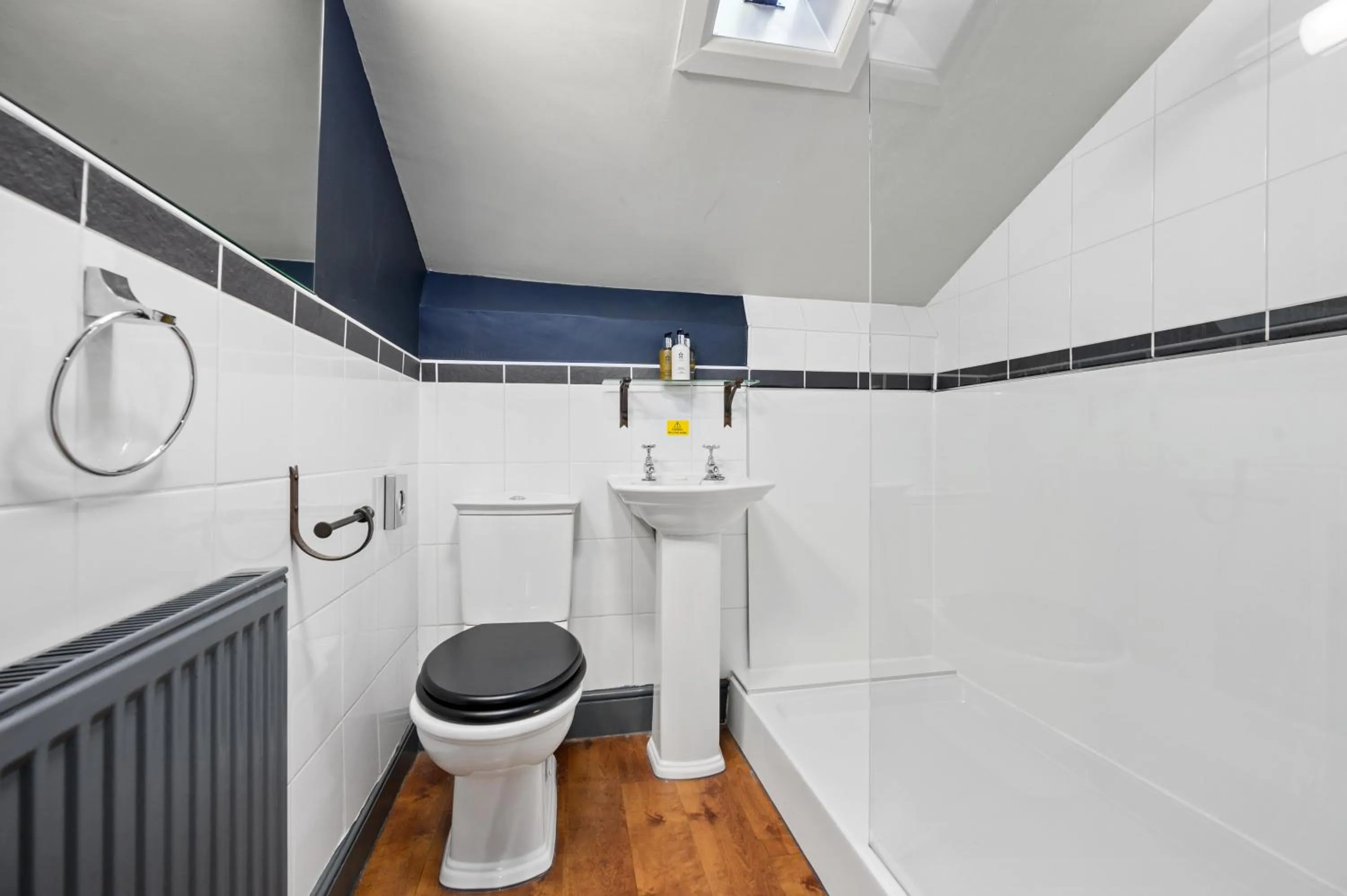 Shower, Bathroom in Lamb & Lion Hotel, Sure Hotel Collection by Best Western