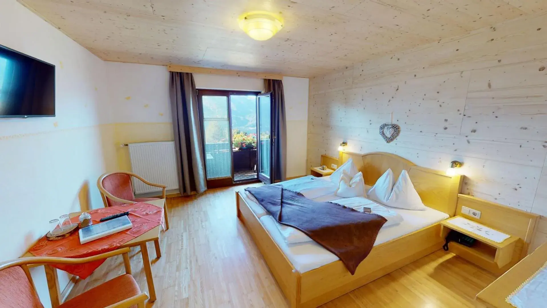 Double Room with Balcony in Berghotel Presslauer Double Room with Balcony in Berghotel Presslauer