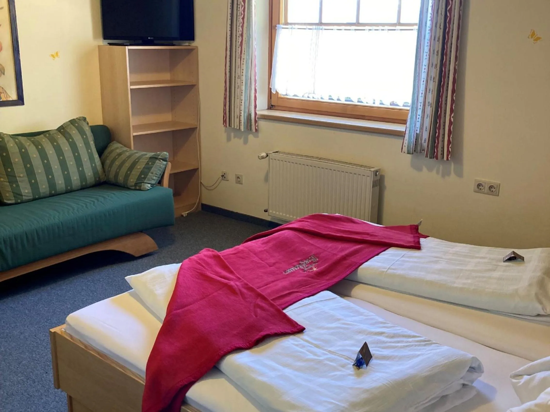 Photo of the whole room, Bed in Berghotel Presslauer