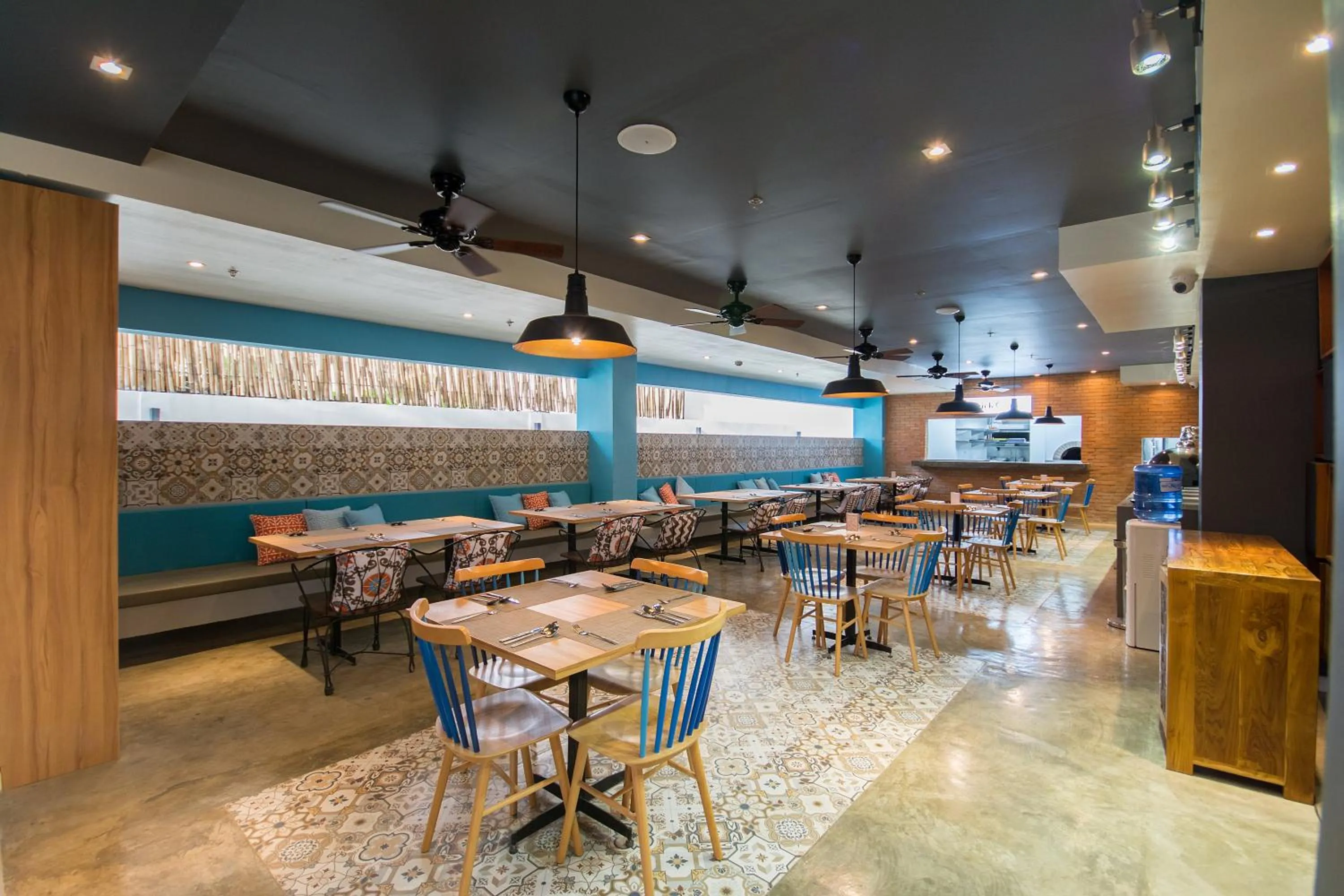 Restaurant/places to eat in Ferra Hotel and Garden Suites