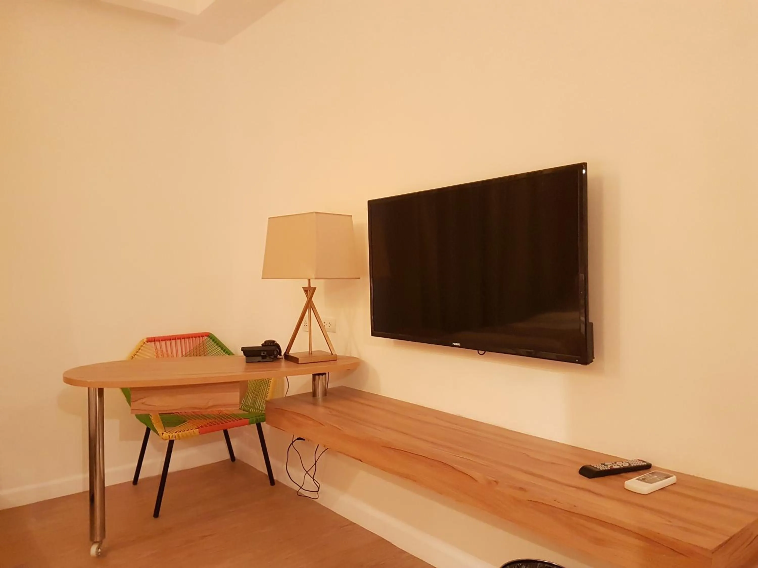 TV and multimedia in Ferra Hotel and Garden Suites