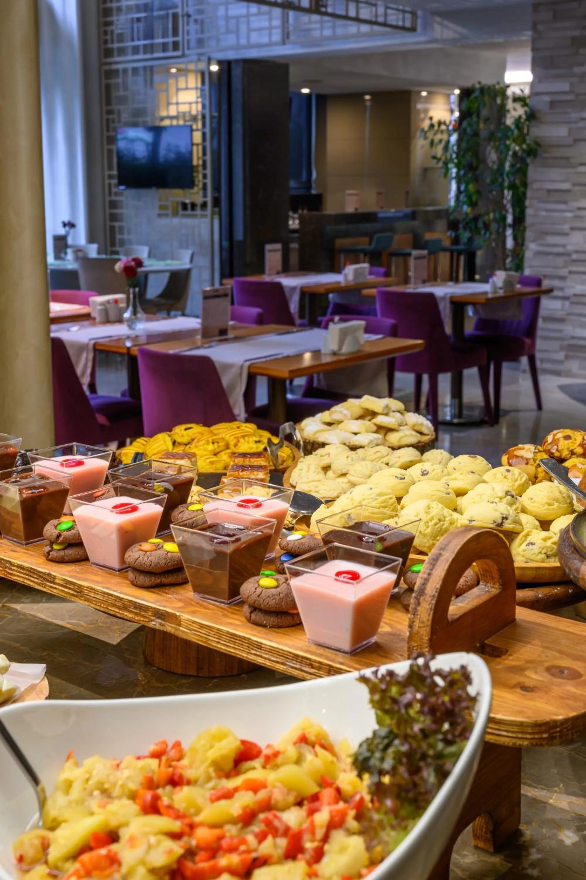 Restaurant/places to eat in Ramada by Wyndham Istanbul Grand Bazaar