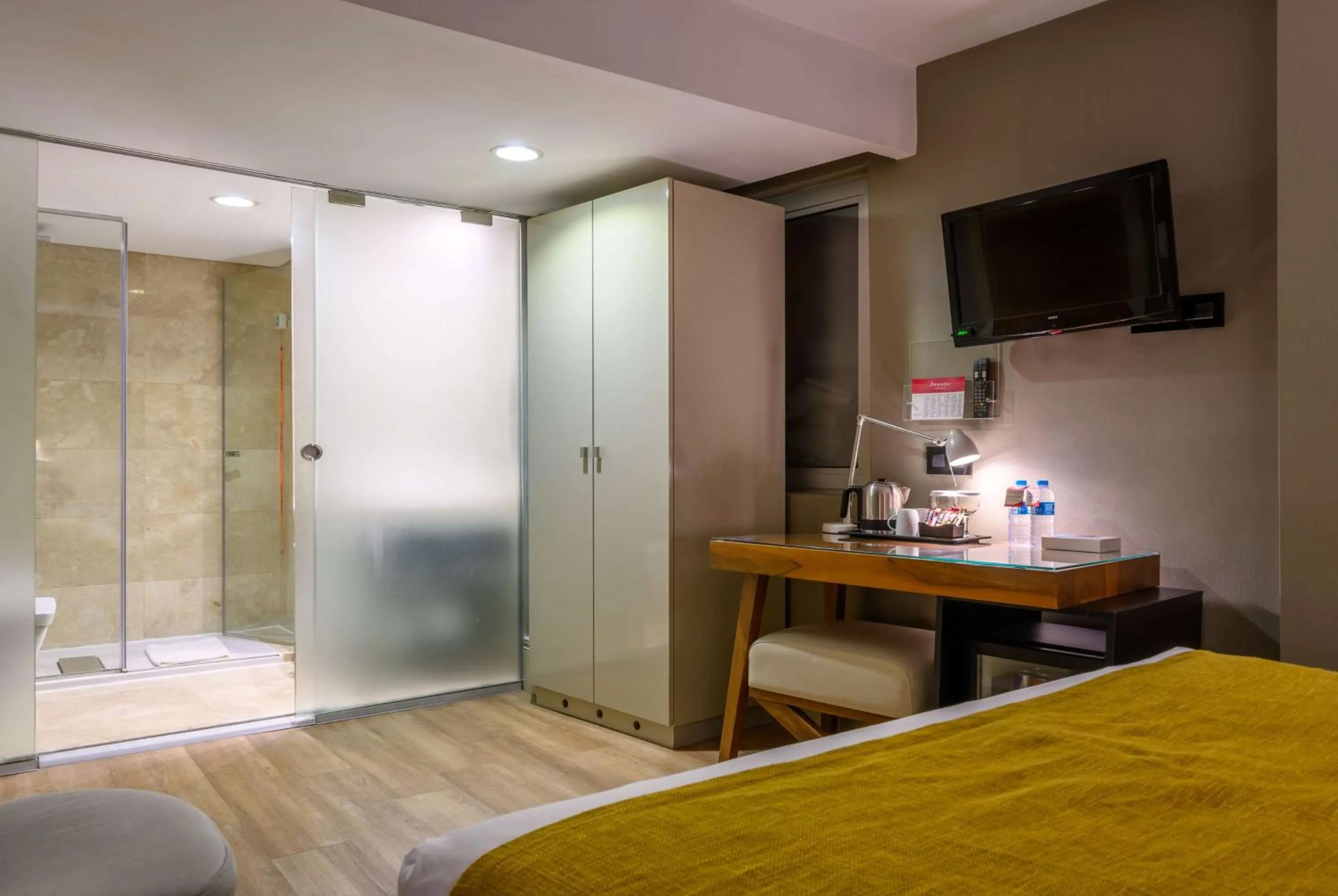 Photo of the whole room, Bed in Ramada by Wyndham Istanbul Grand Bazaar