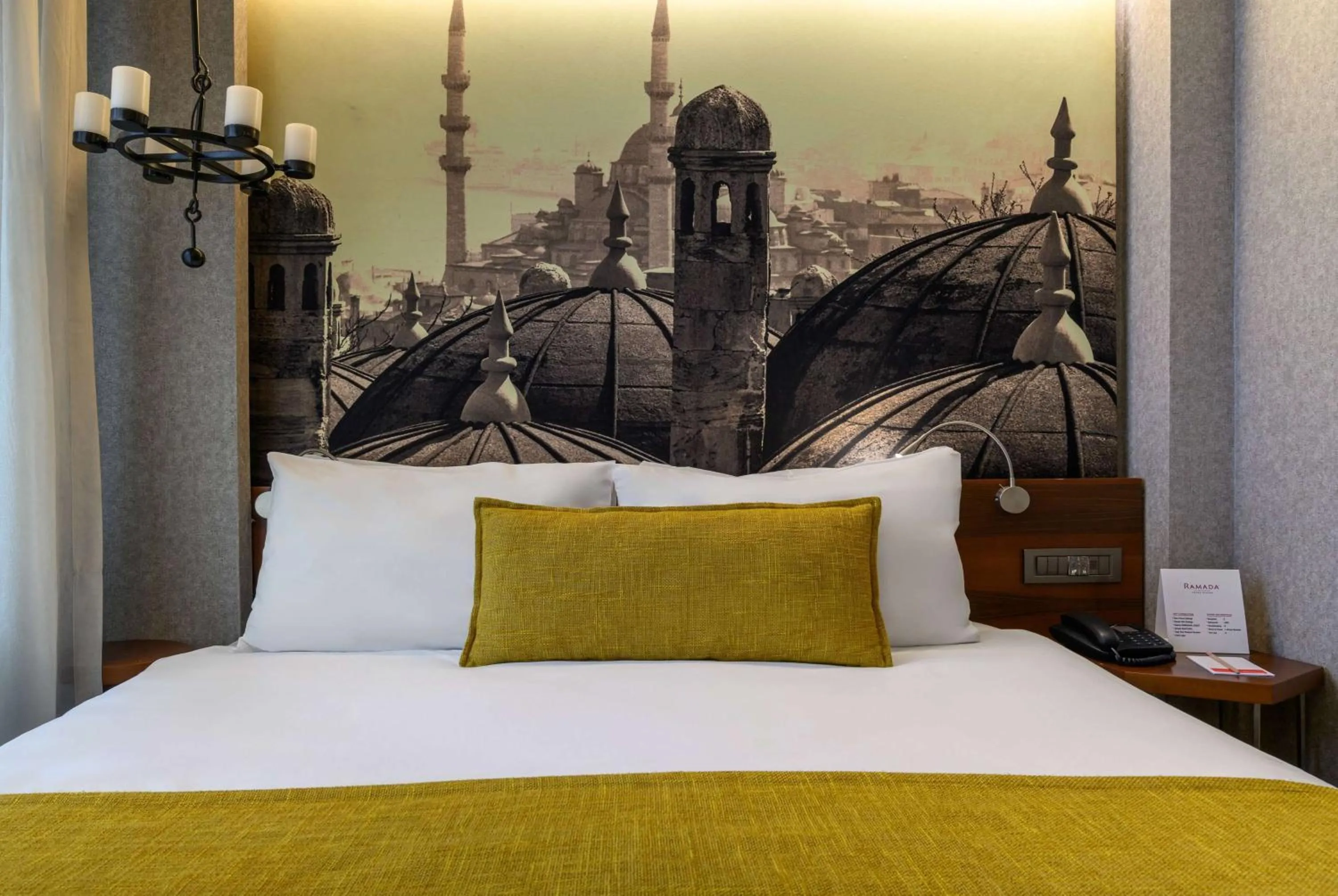 Photo of the whole room, Bed in Ramada by Wyndham Istanbul Grand Bazaar