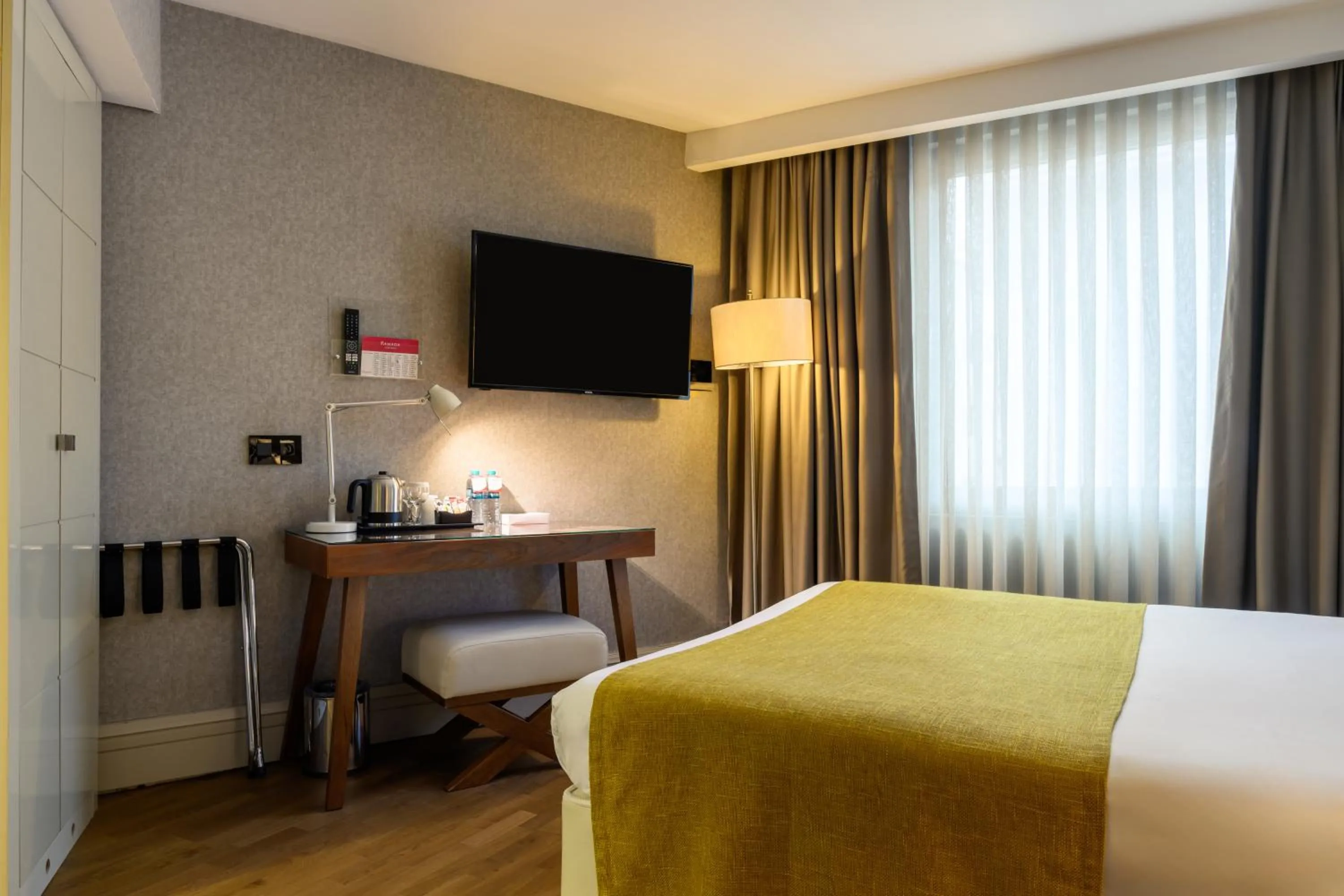 TV and multimedia, Bed in Ramada by Wyndham Istanbul Grand Bazaar