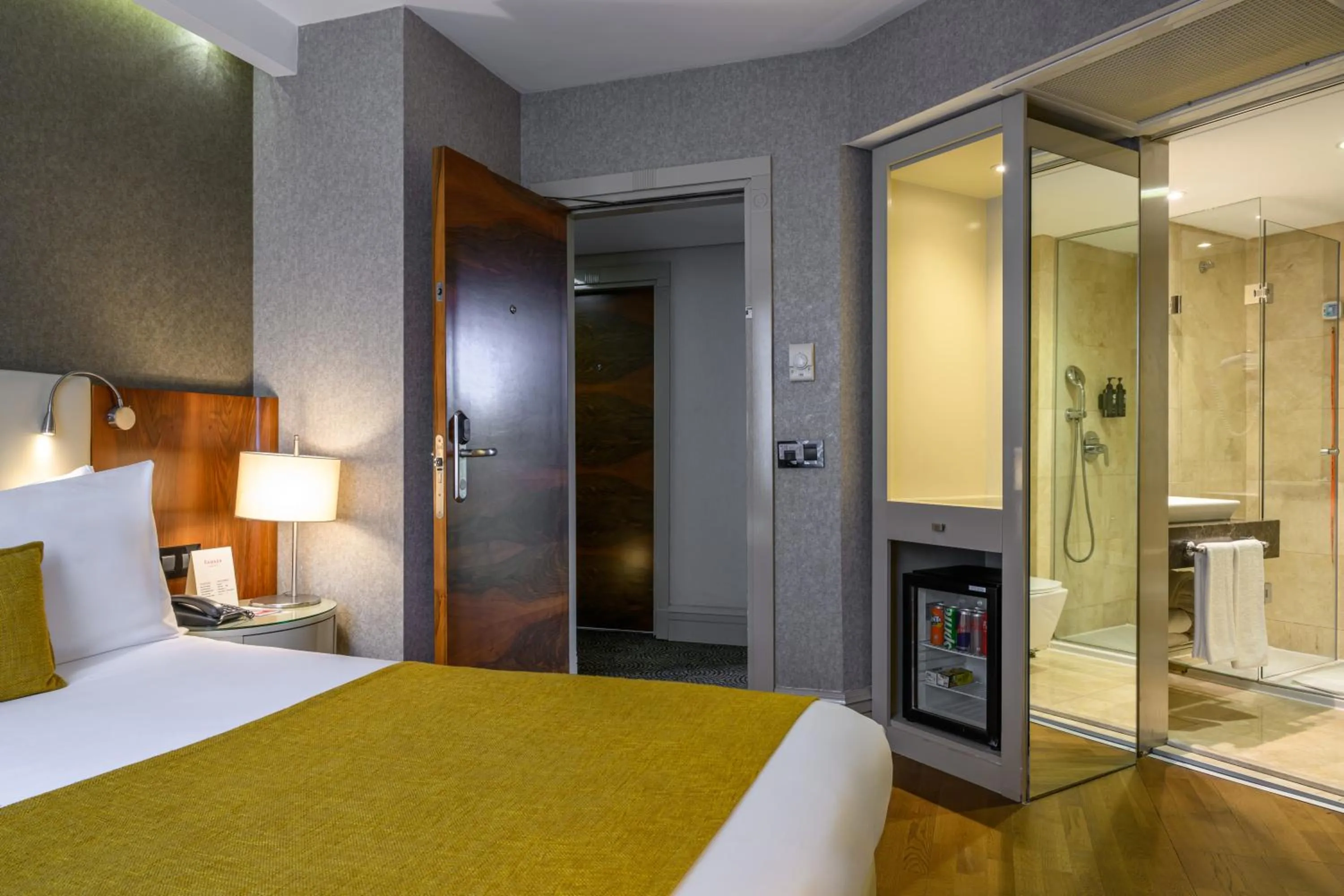 Bathroom, Bed in Ramada by Wyndham Istanbul Grand Bazaar