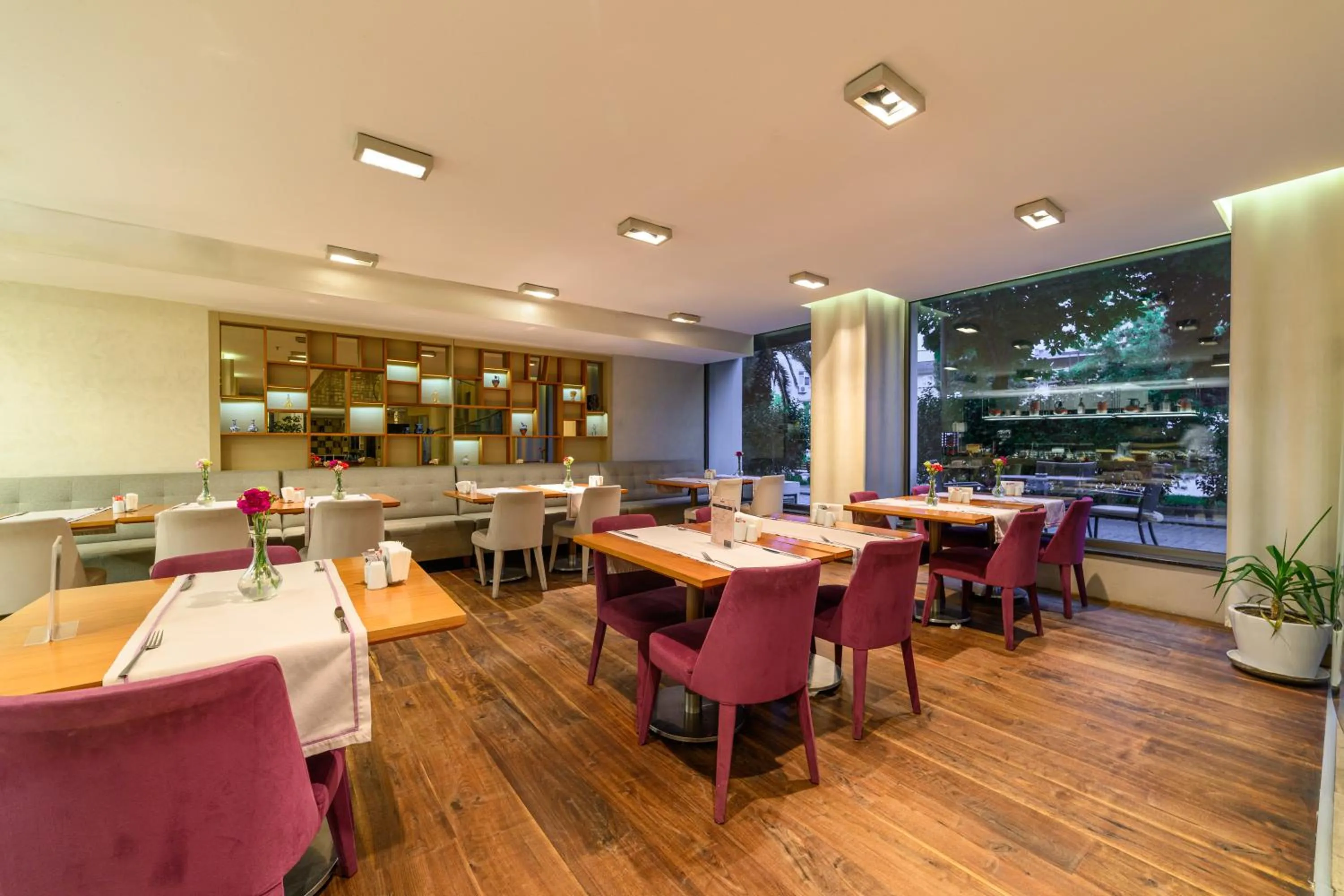 Restaurant/places to eat in Ramada by Wyndham Istanbul Grand Bazaar