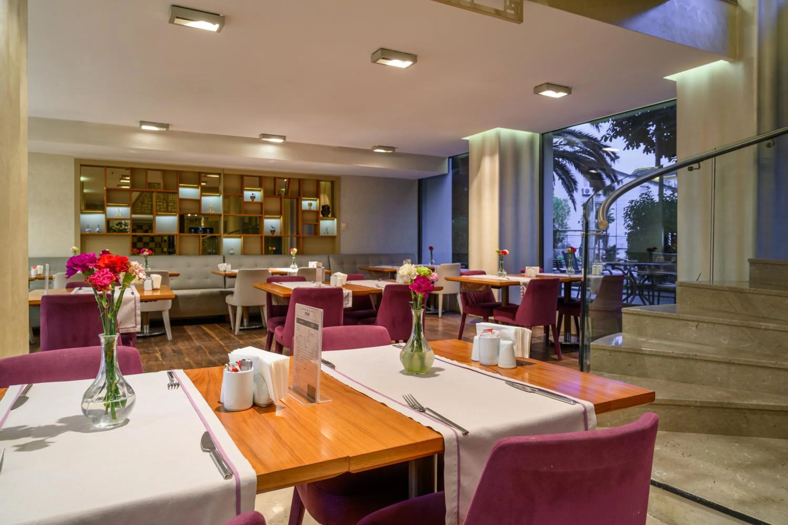 Restaurant/places to eat in Ramada by Wyndham Istanbul Grand Bazaar