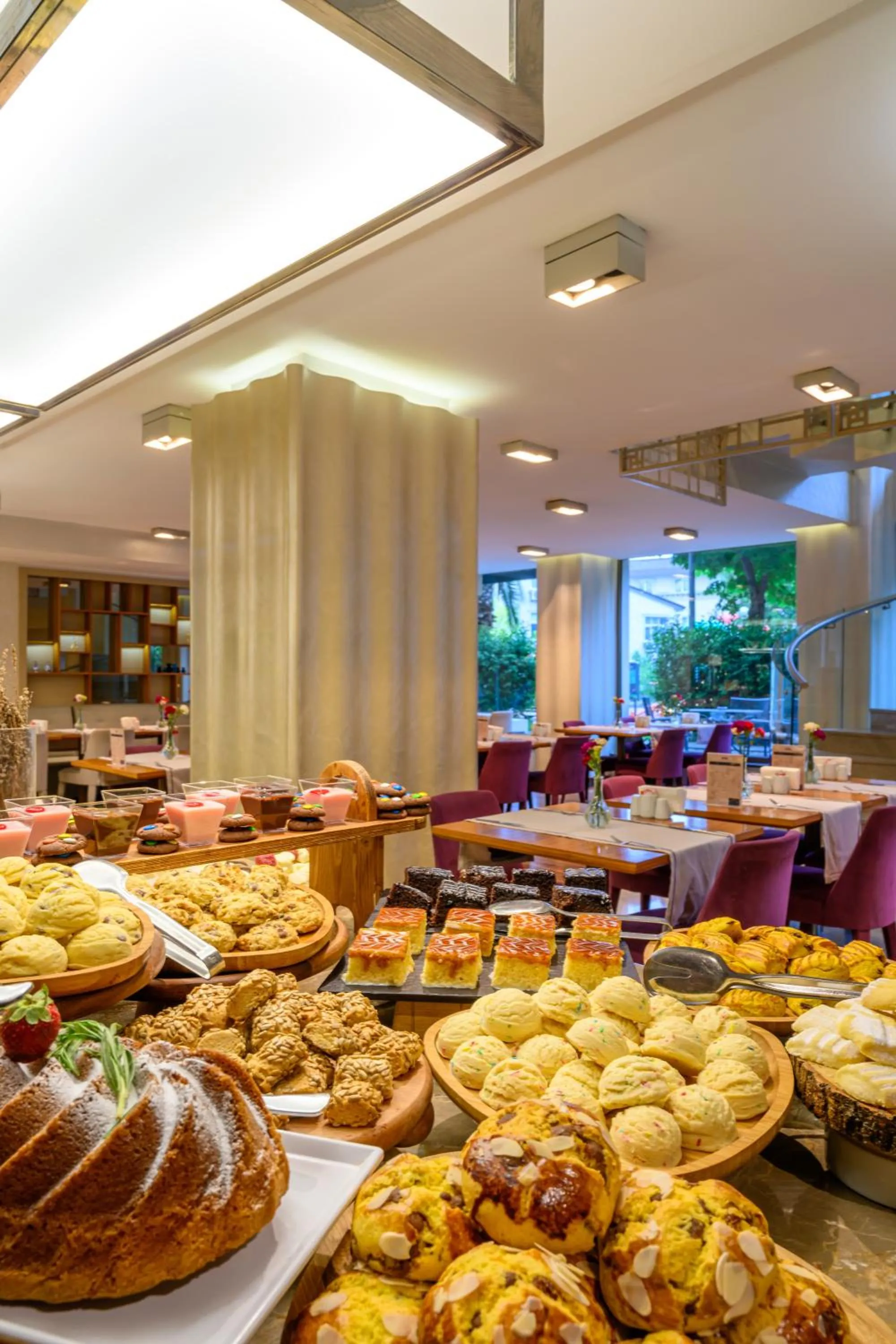 Restaurant/places to eat in Ramada by Wyndham Istanbul Grand Bazaar
