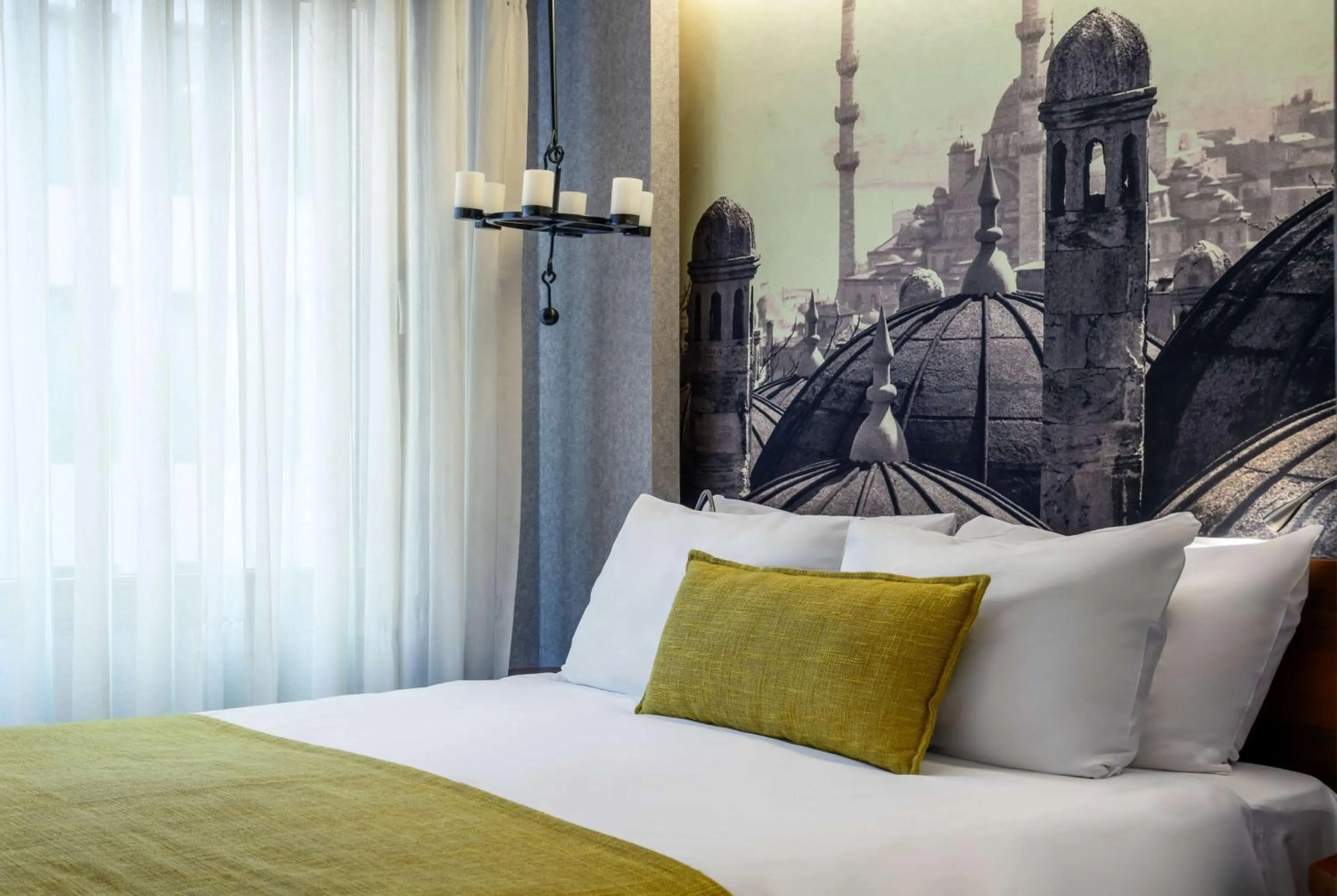 Photo of the whole room, Bed in Ramada by Wyndham Istanbul Grand Bazaar