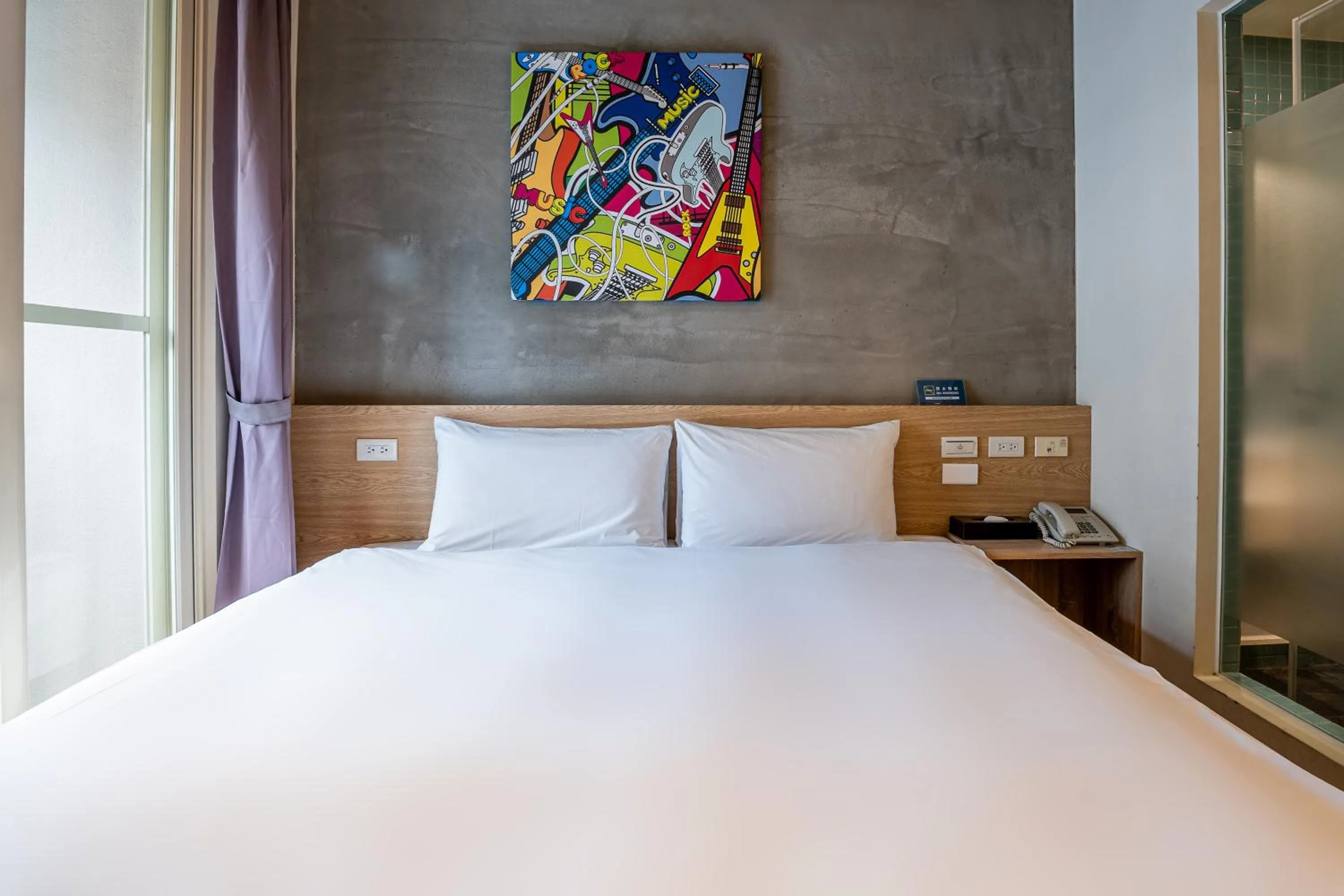 Photo of the whole room, Bed in CHECK inn Express Taichung Yizhong