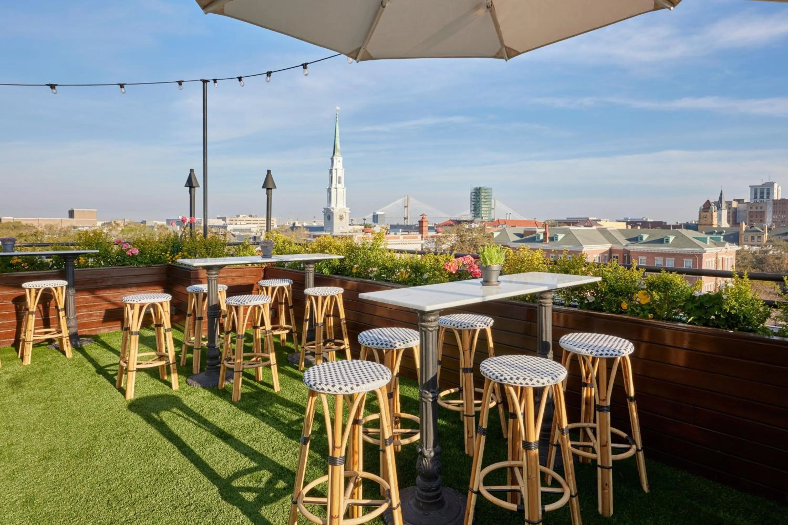 Restaurant/places to eat in Perry Lane Hotel, a Luxury Collection Hotel, Savannah