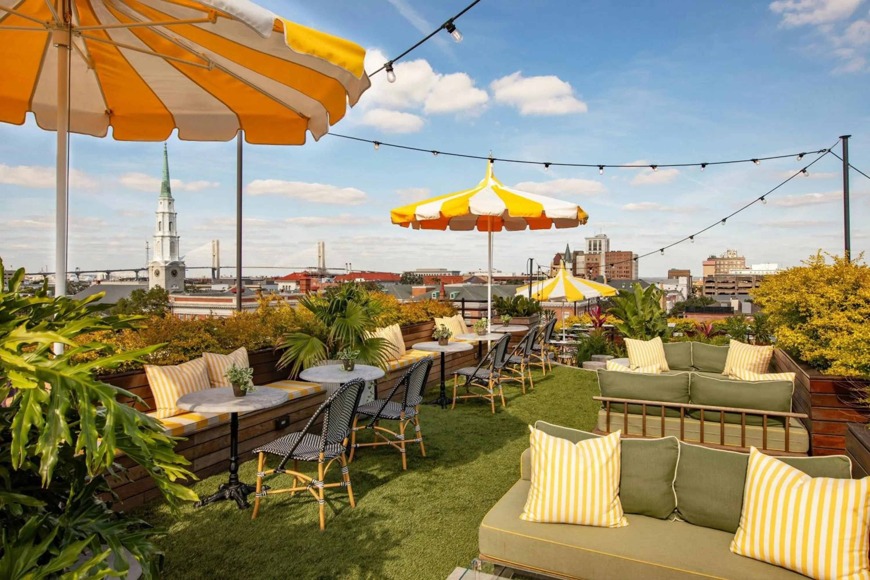 Restaurant/places to eat in Perry Lane Hotel, a Luxury Collection Hotel, Savannah