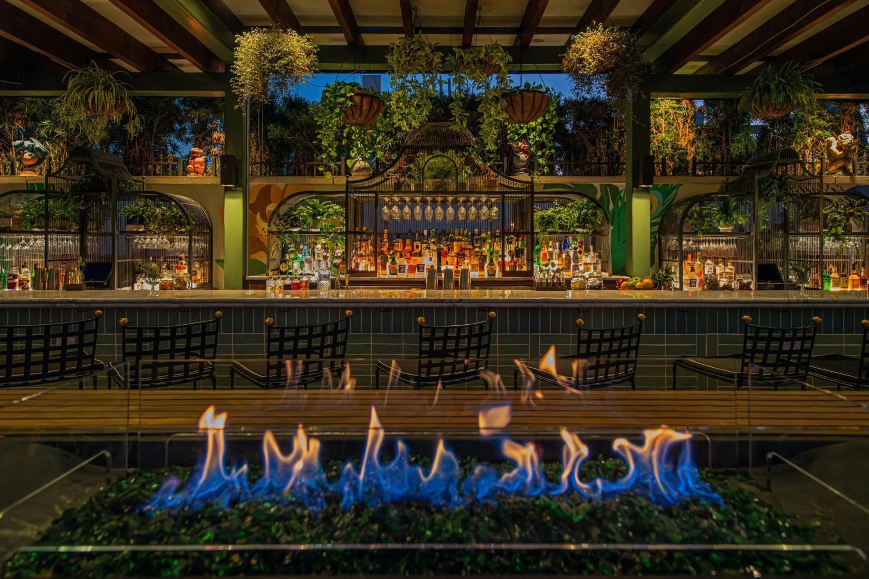 Lounge or bar in Perry Lane Hotel, a Luxury Collection Hotel, Savannah