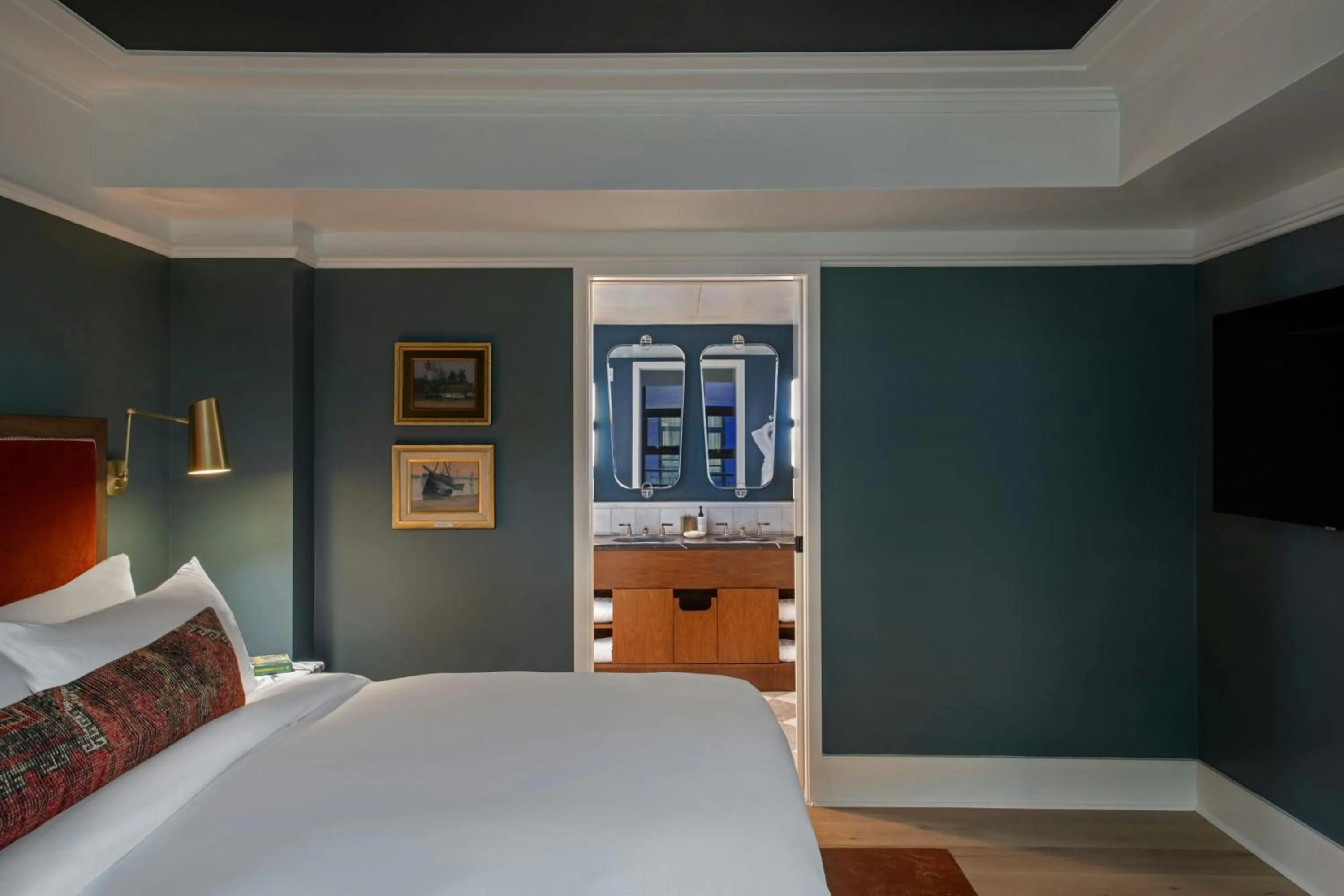 Bedroom, Bed in Perry Lane Hotel, a Luxury Collection Hotel, Savannah
