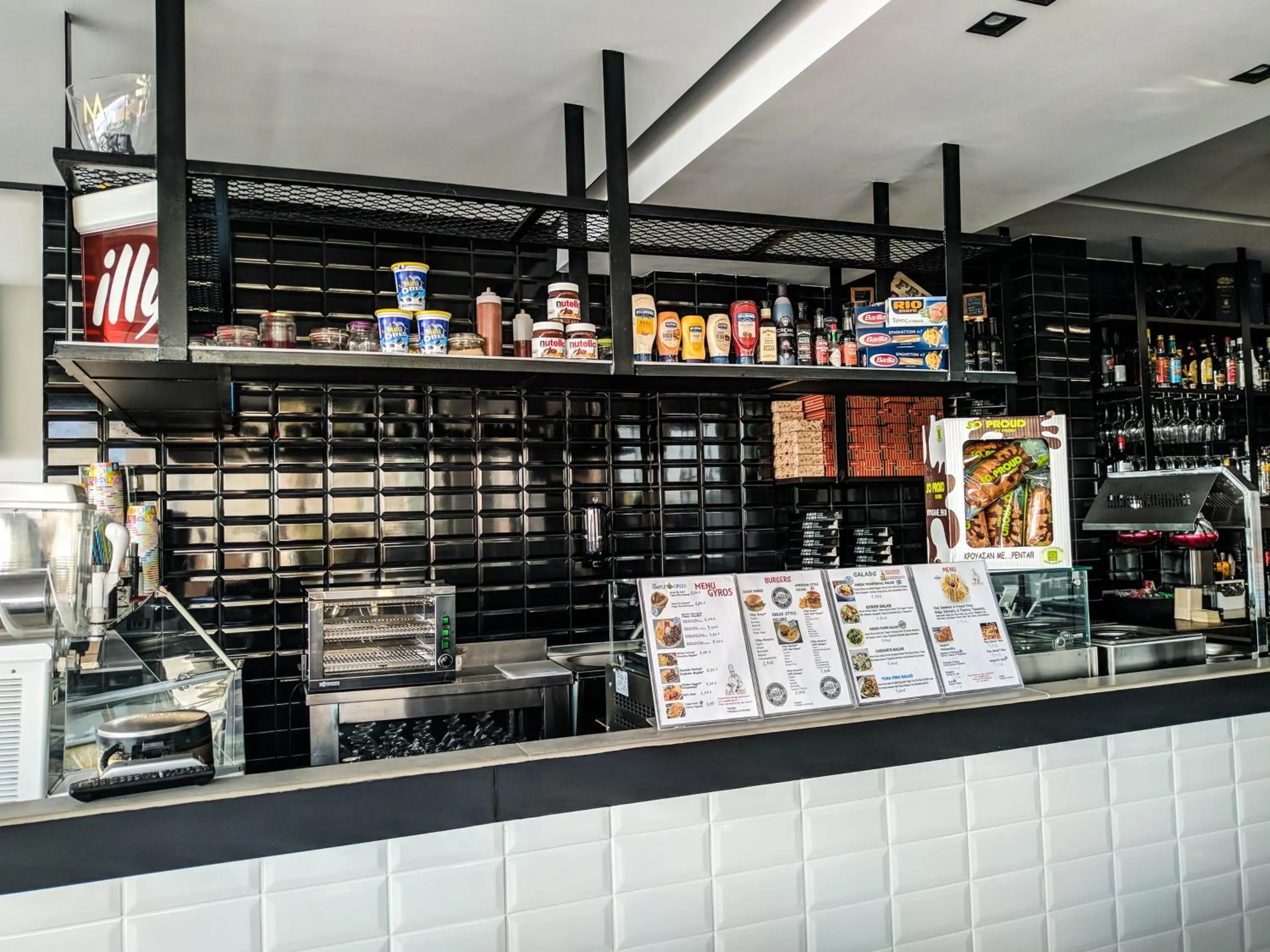 Food in Meliton Inn Hotel & Suites by the beach