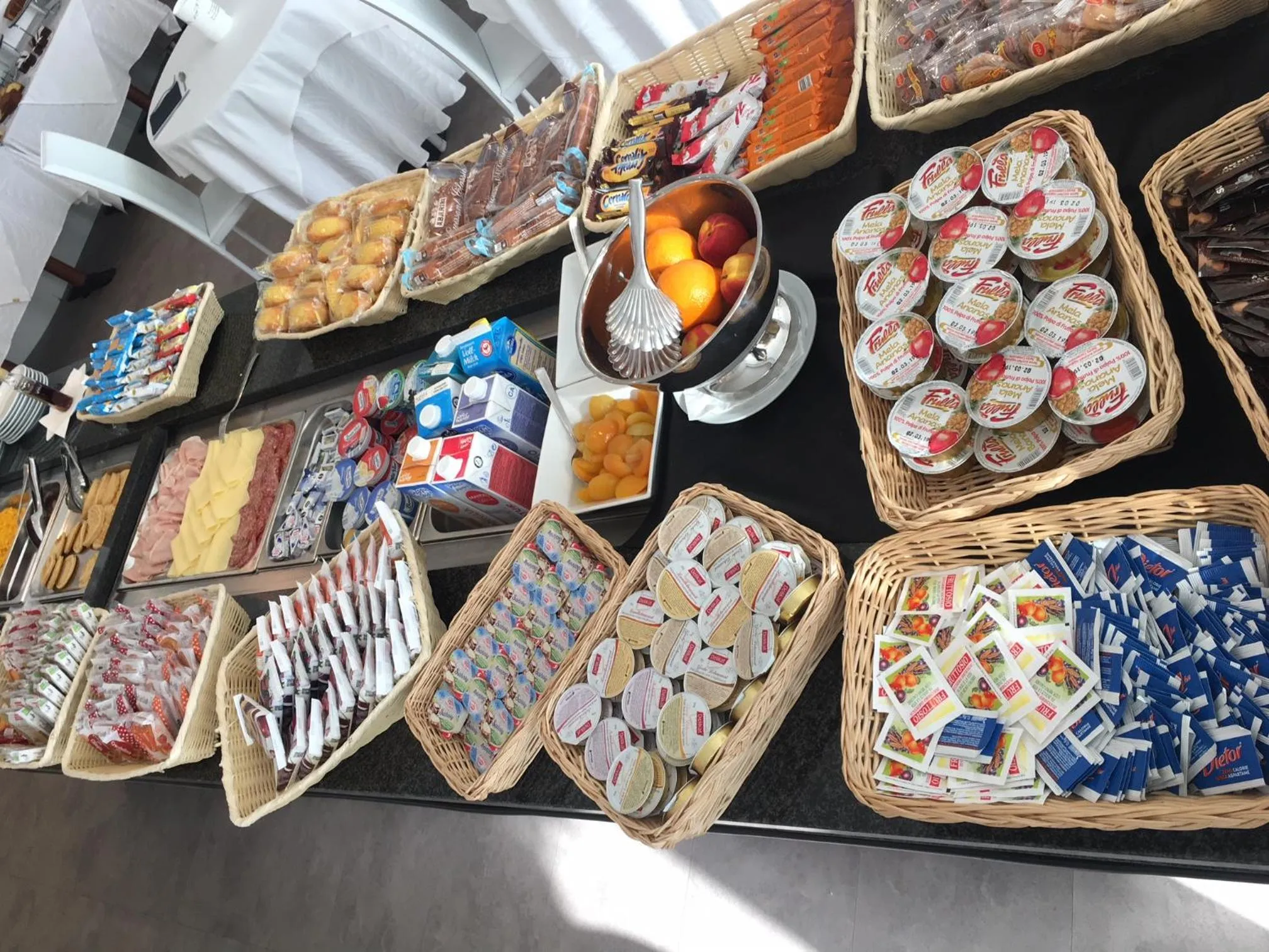 Breakfast in Hotel Commodore